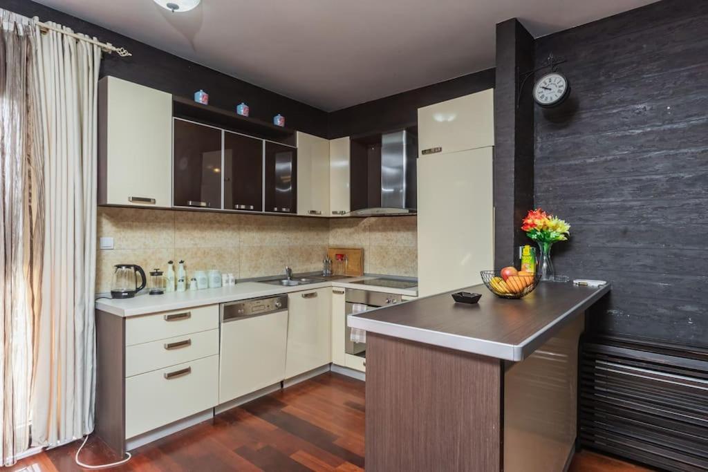 Three Bedroom Apartment with Pool in Kotor view 2