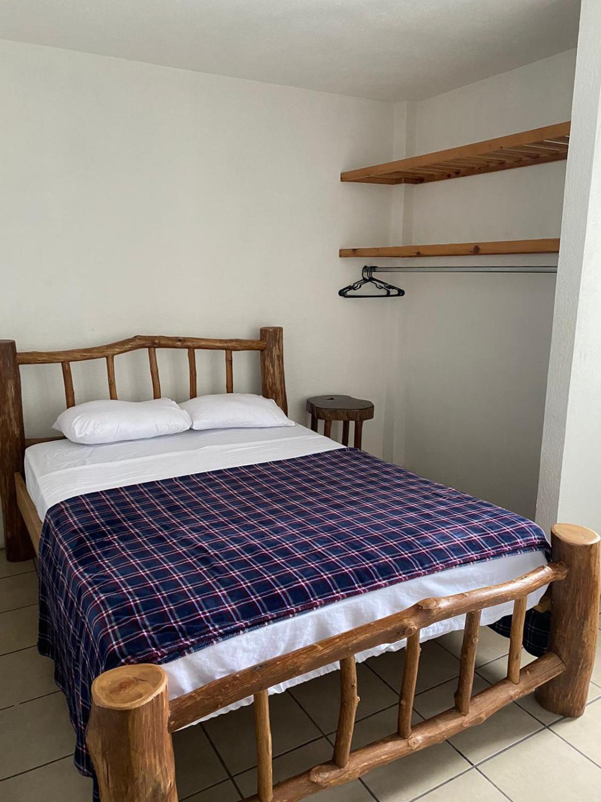 Hotel 17-52
