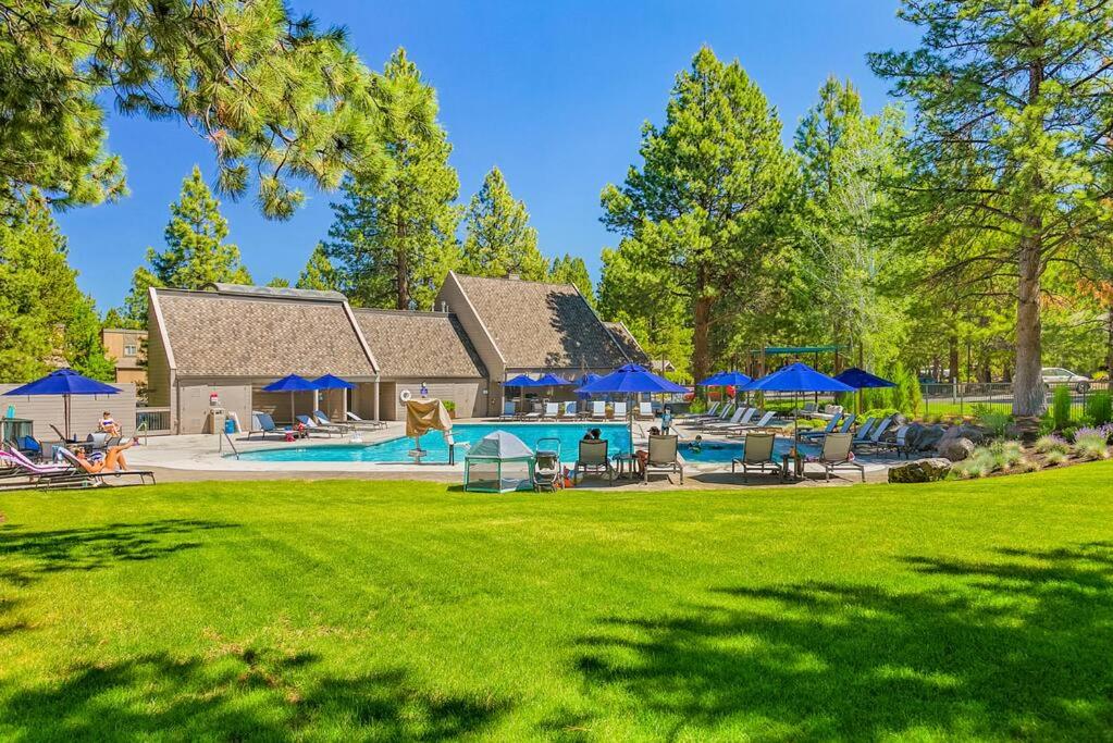 Alpine Studio at Mount Bachelor Village Resort with Pool and Hot Tub