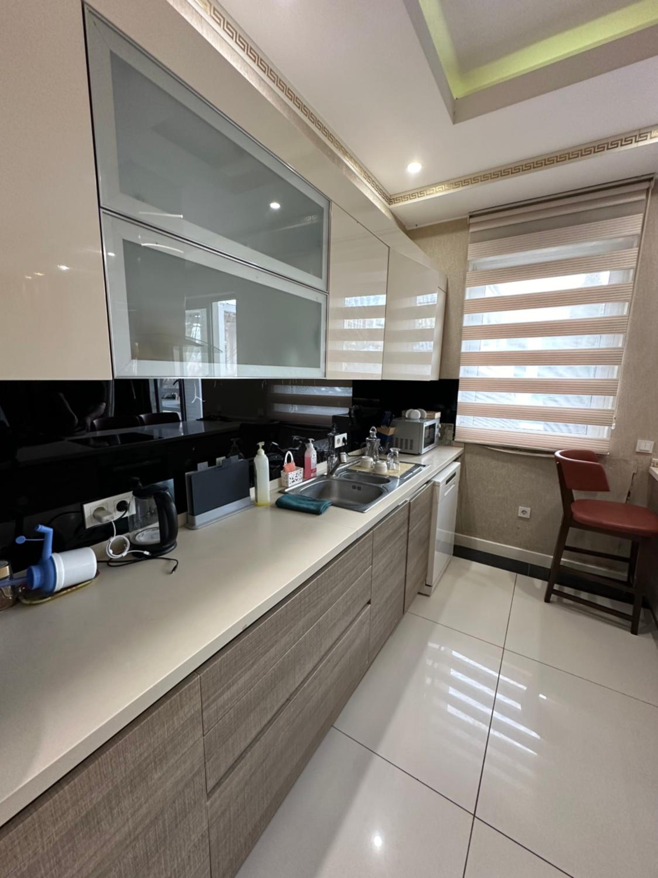 Poolside Apartment in Mall view 2