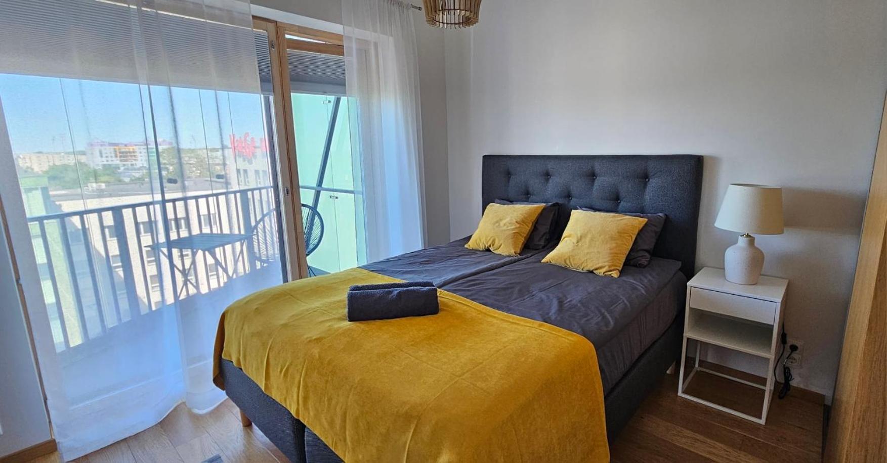 City Stay Tallinn apartment with seaview