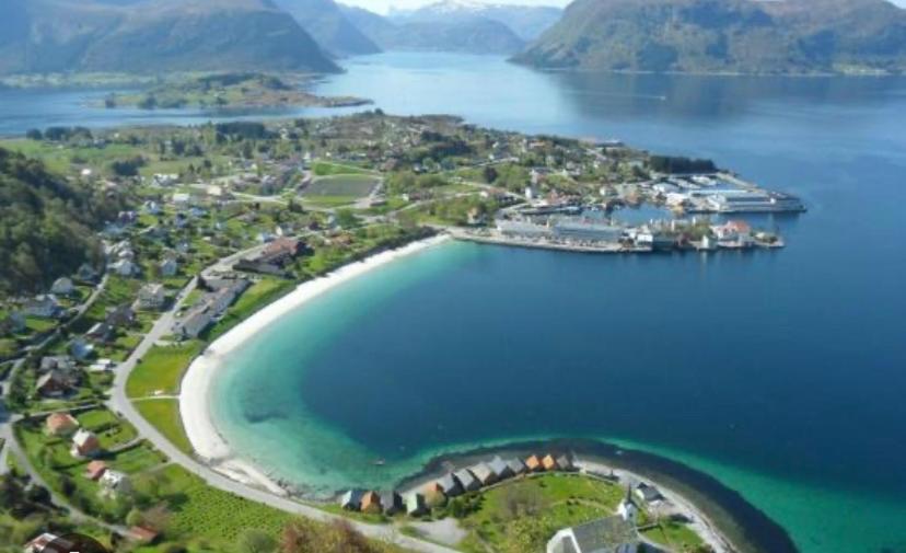 Sjarmerende hus i havgapet i Selje view 2