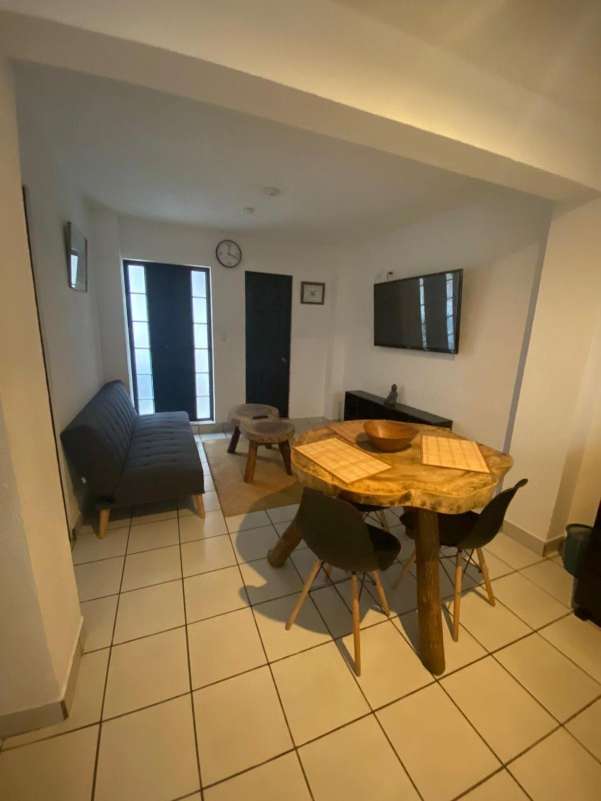 Hotel 17-52