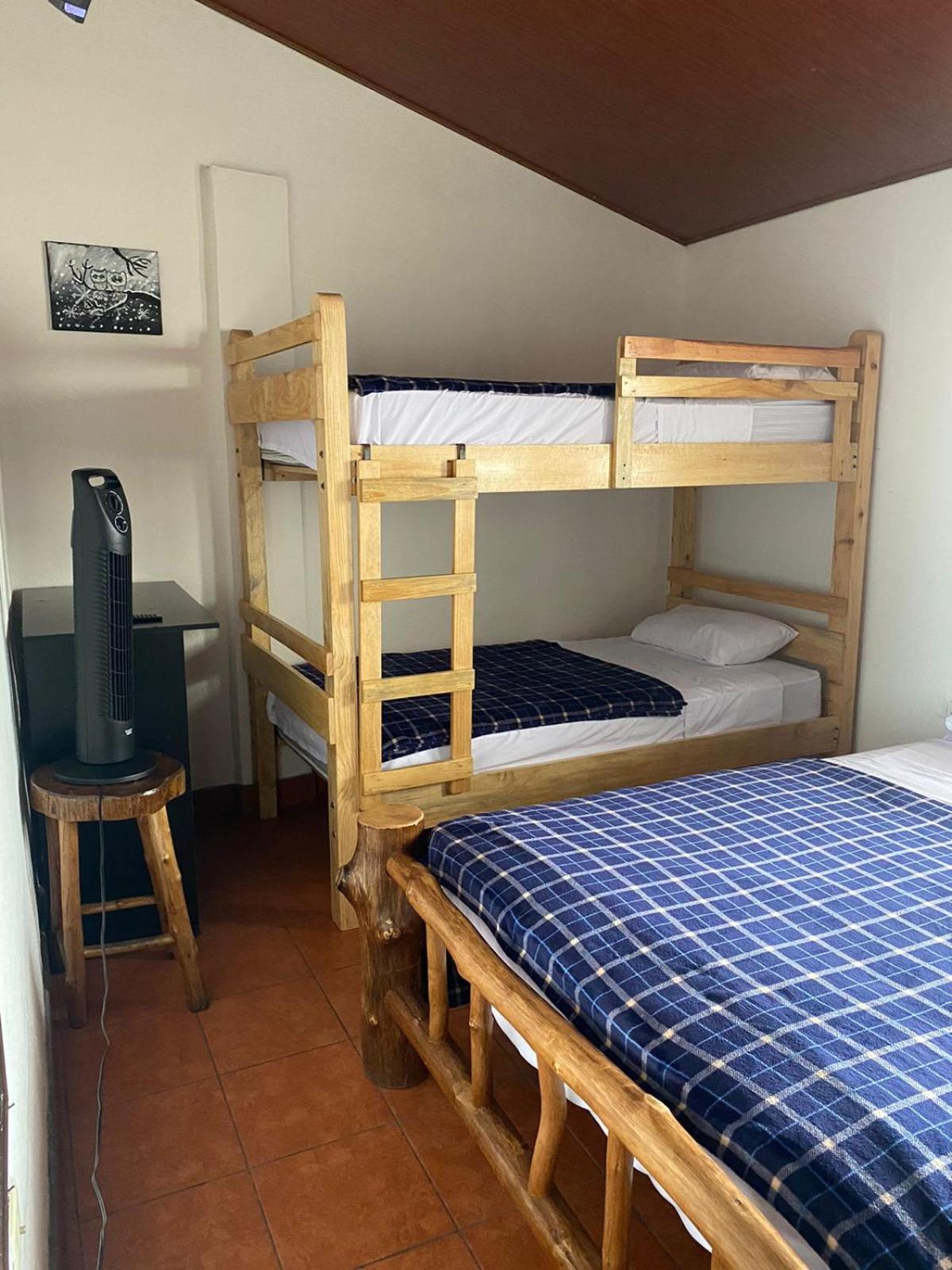 Hotel 17-52