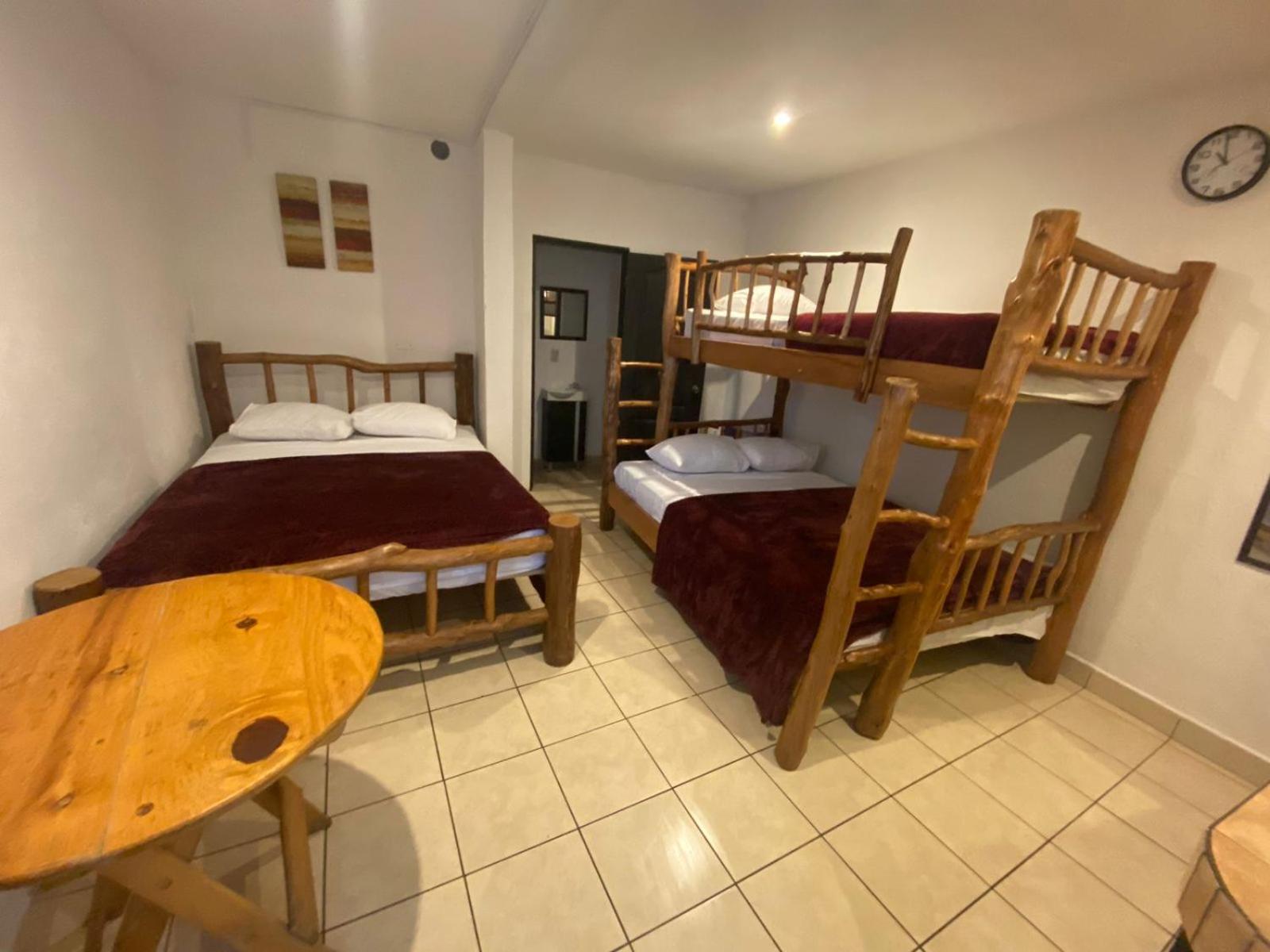 Hotel 17-52