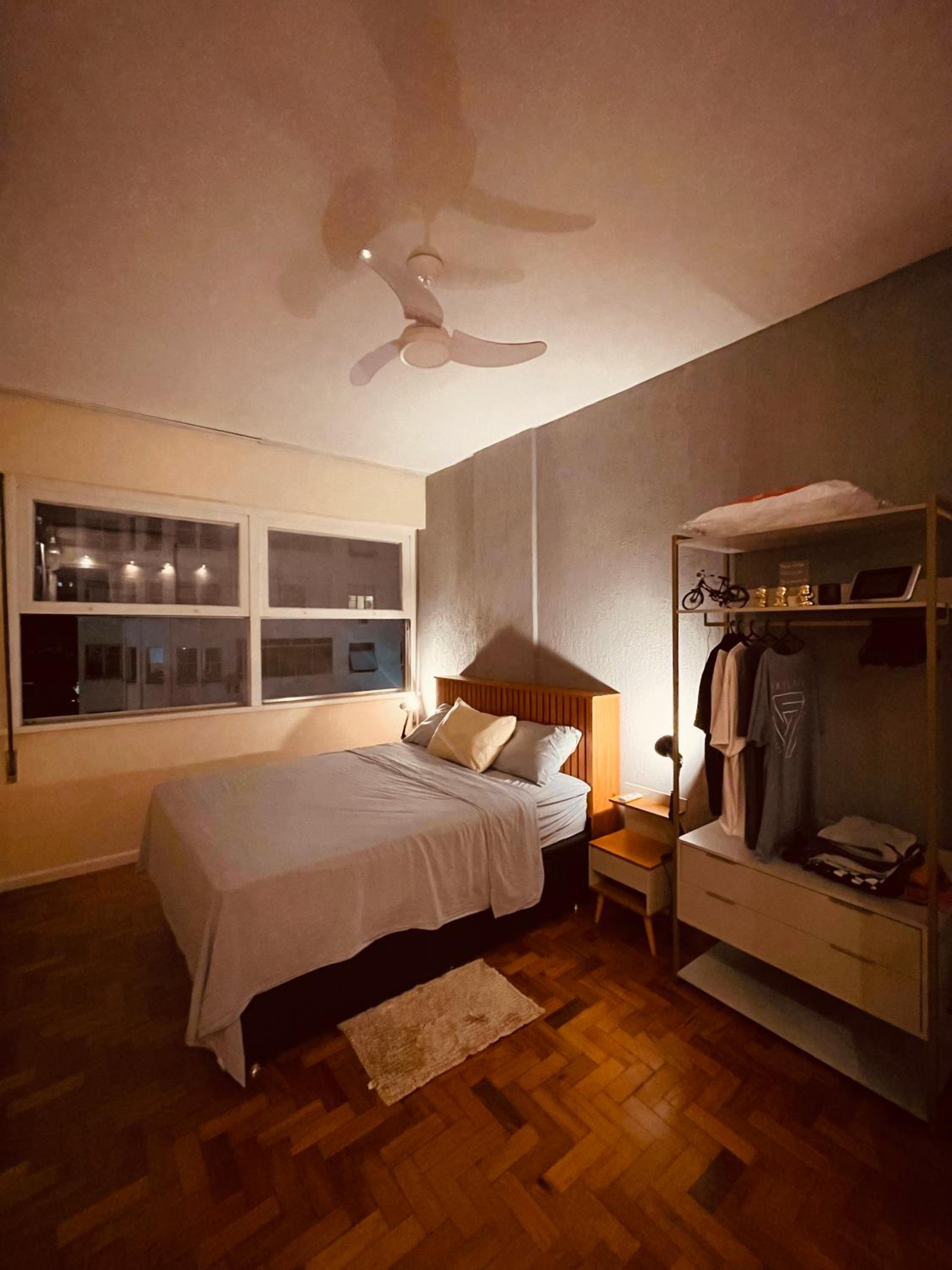 Quadra praia! Loft industrial requintado NOVO para 4 pessoas vizinho COPACABANA PALACE!