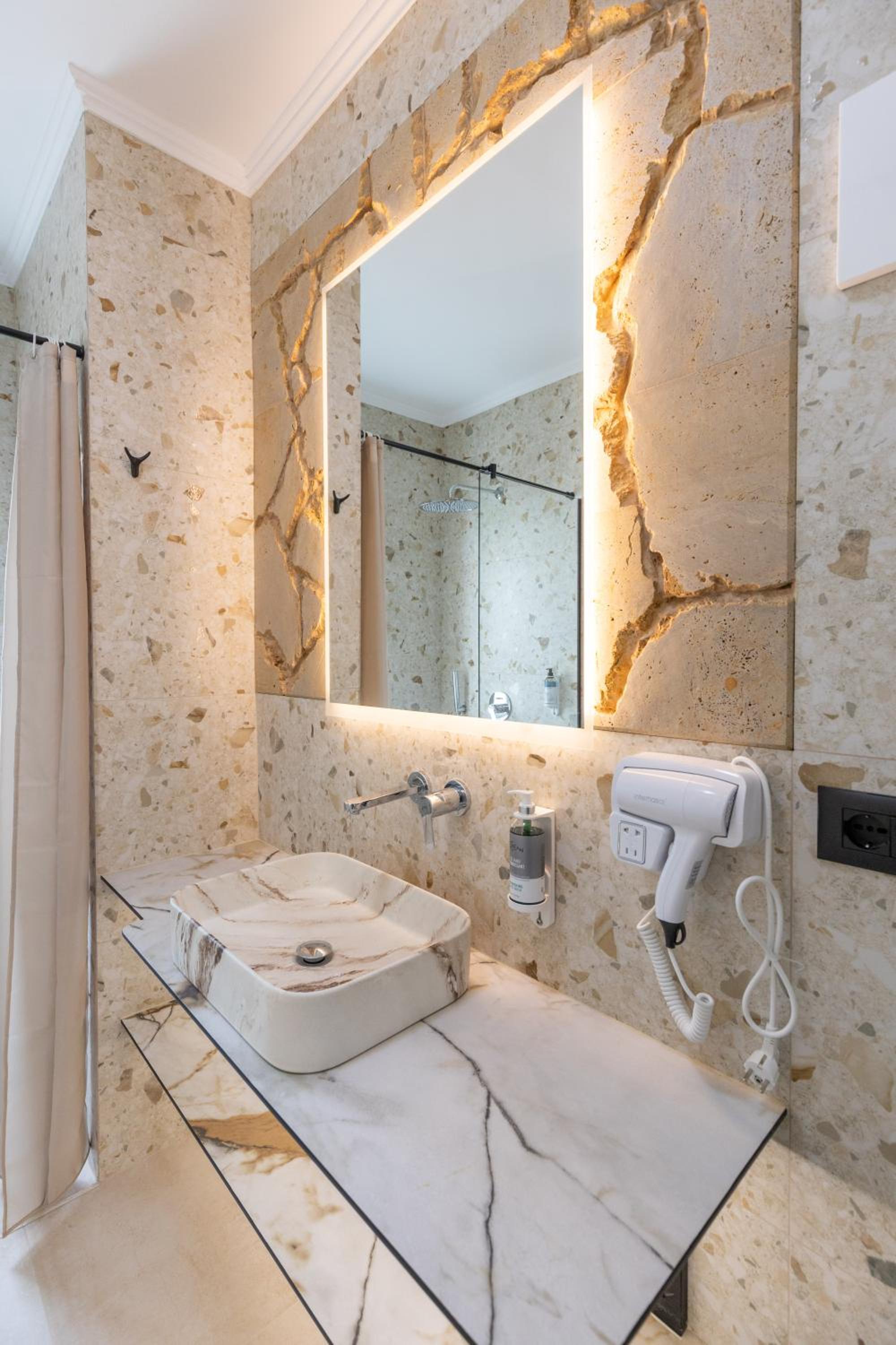 The view - Mimosa, Luxury, Central, Free Parking
