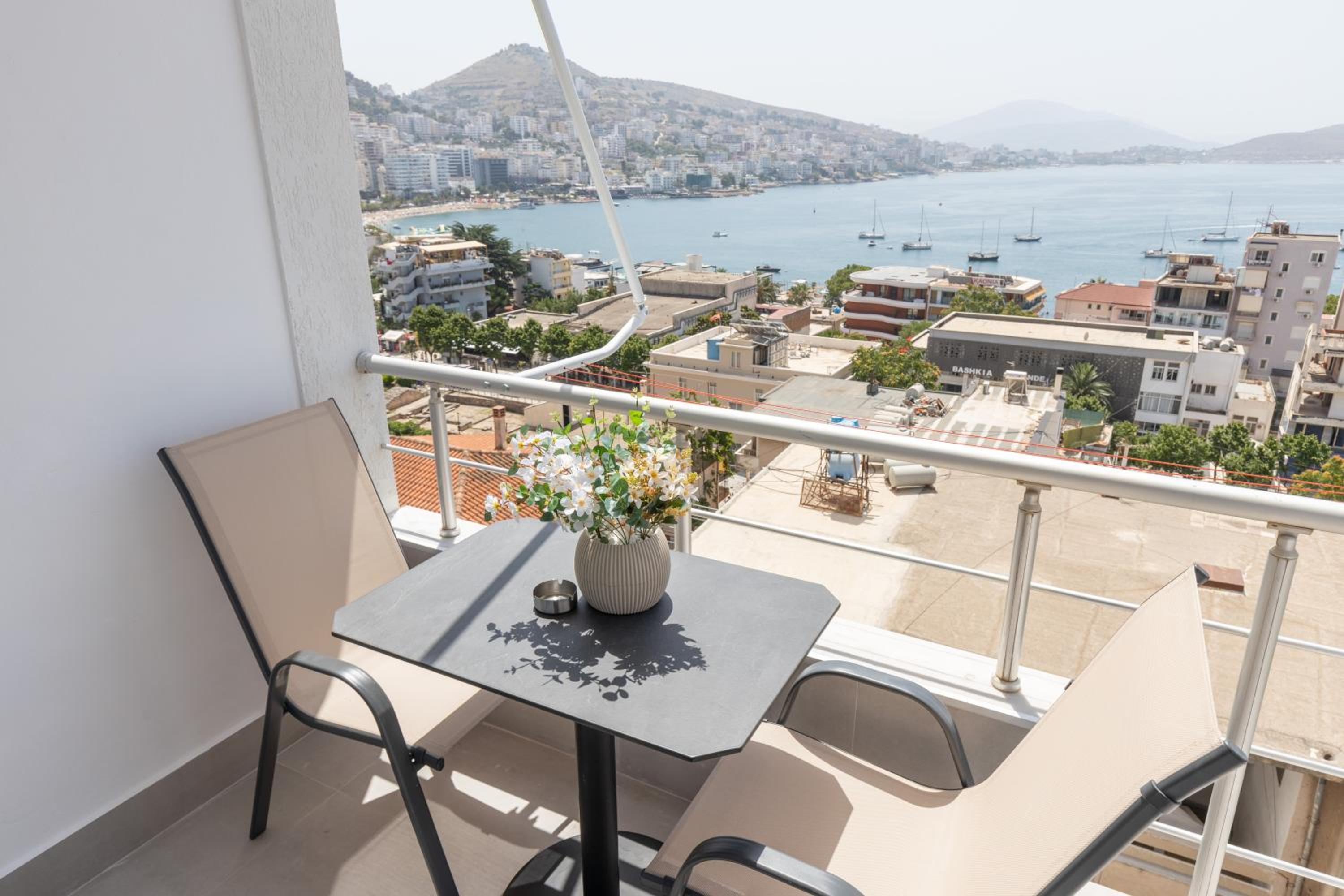 The view - Mimosa, Luxury, Central, Free Parking