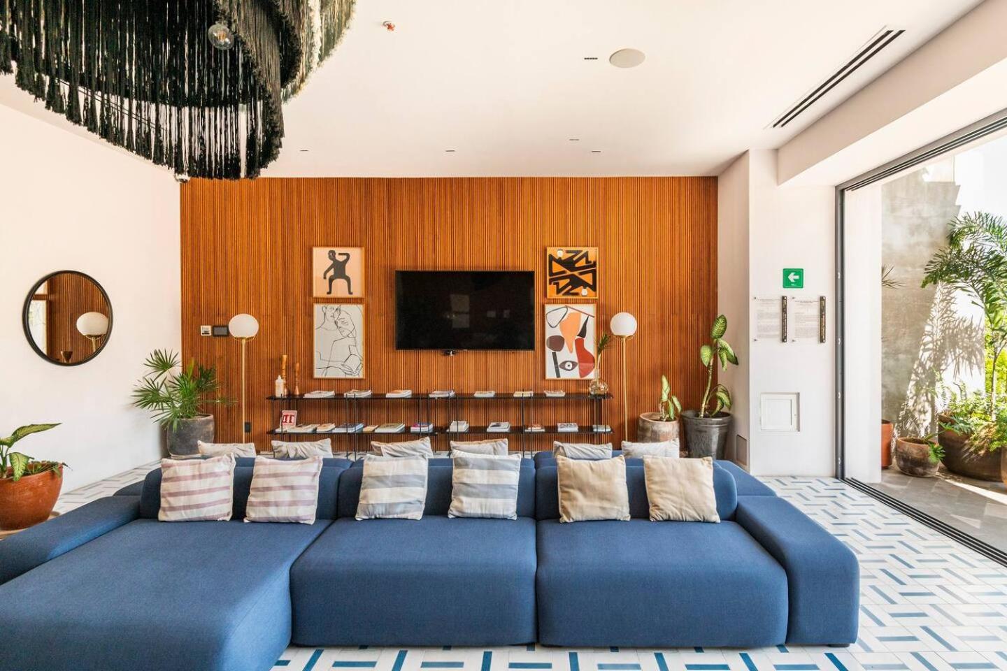 lounge