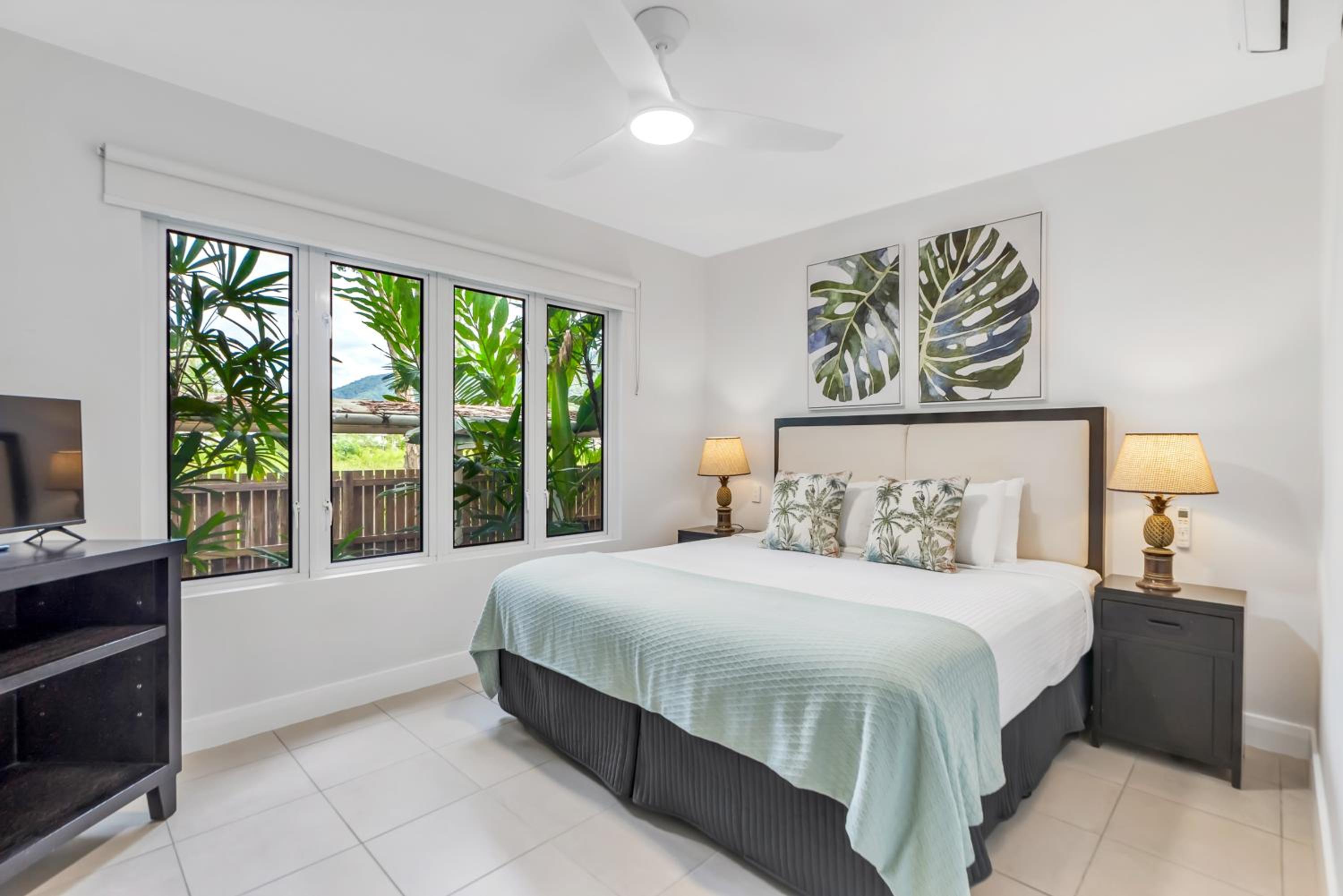Elysium Private Accommodation at Beach Club & Spa