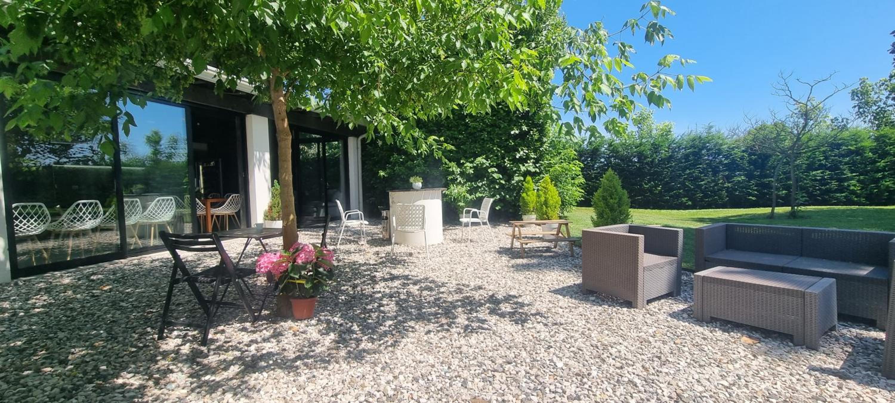 CasaKadd001Luxury Heated Pool Garden PatioBarbeque
