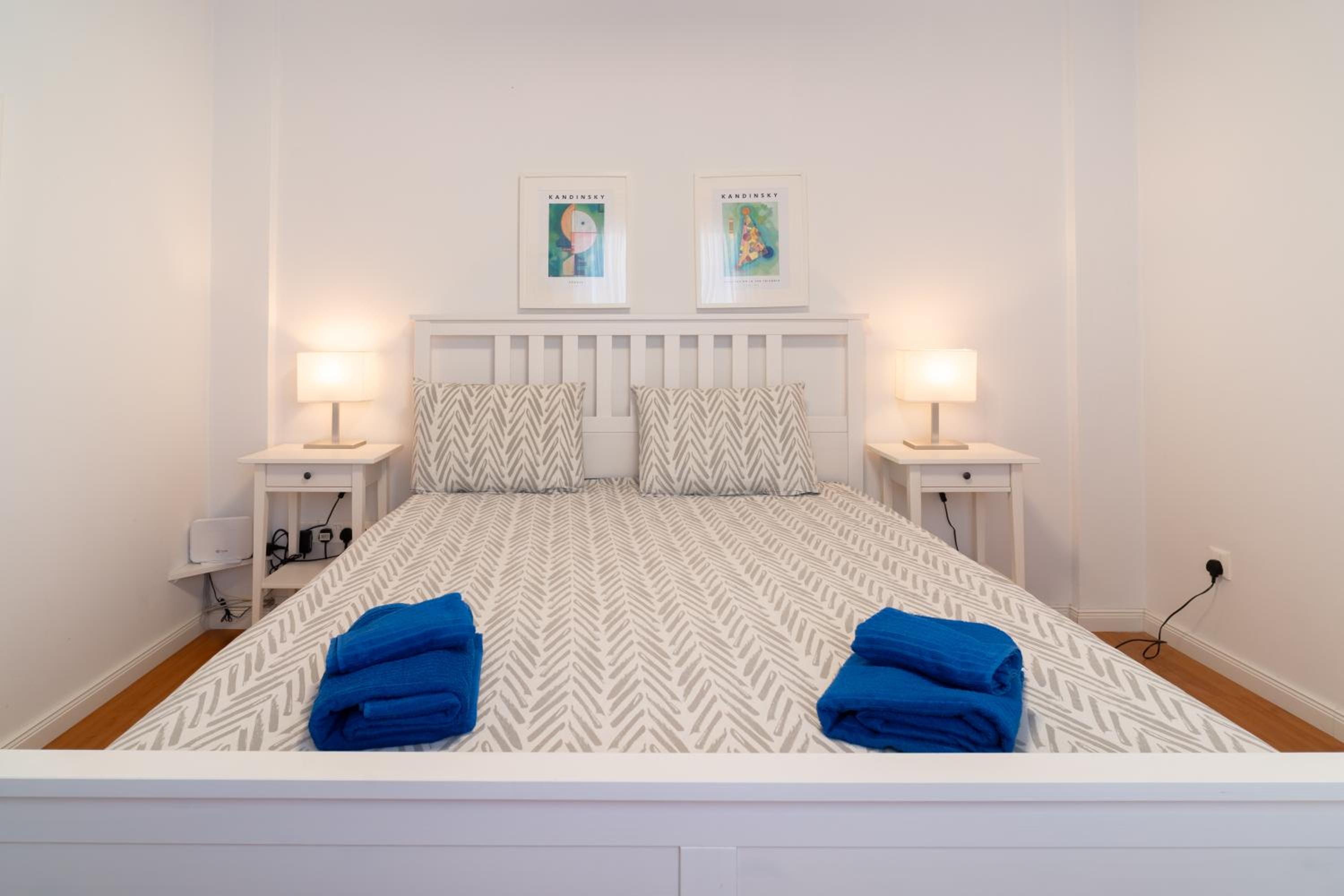Finikoudes 3 Bedroom Seaview Flat