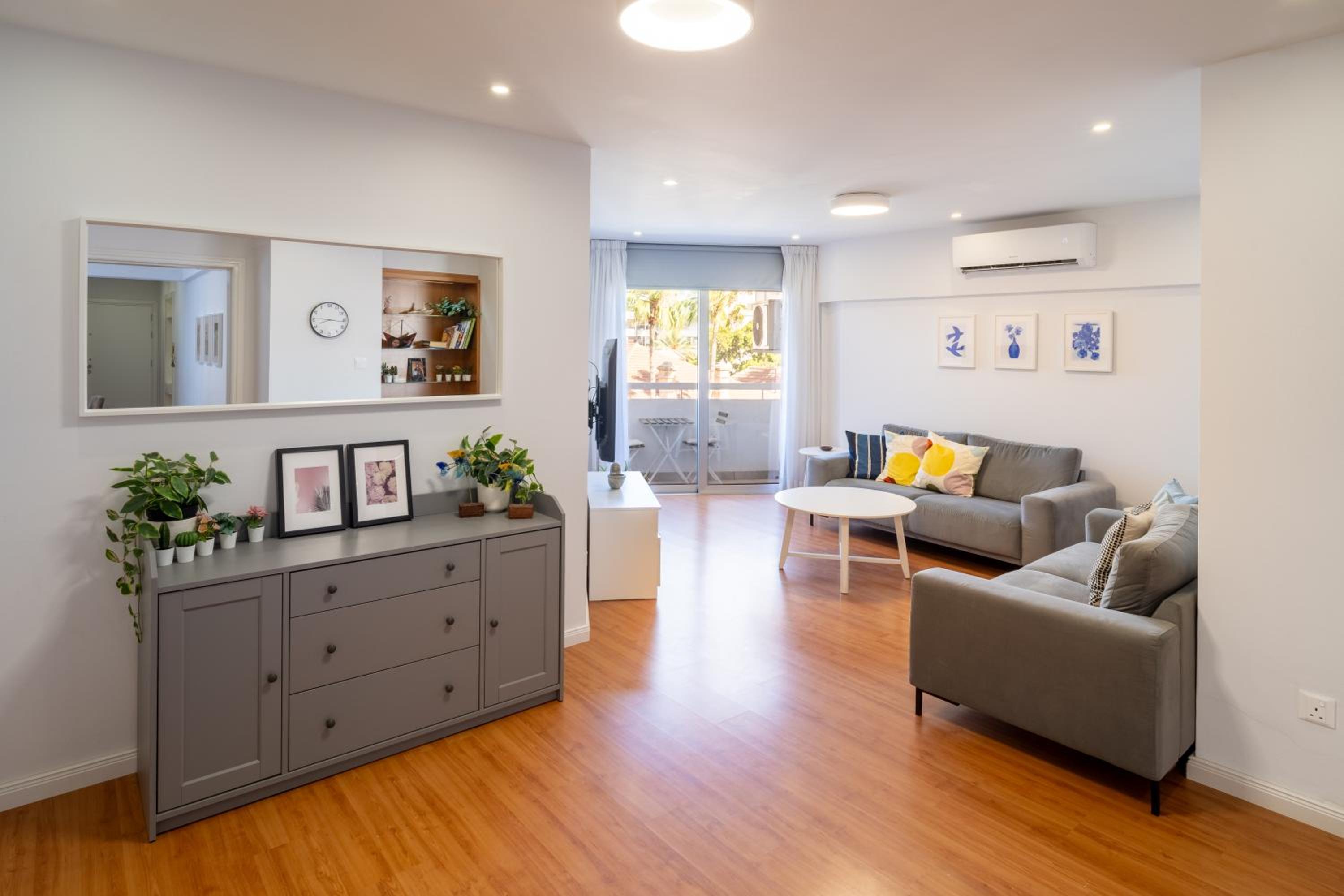 Finikoudes 3 Bedroom Seaview Flat