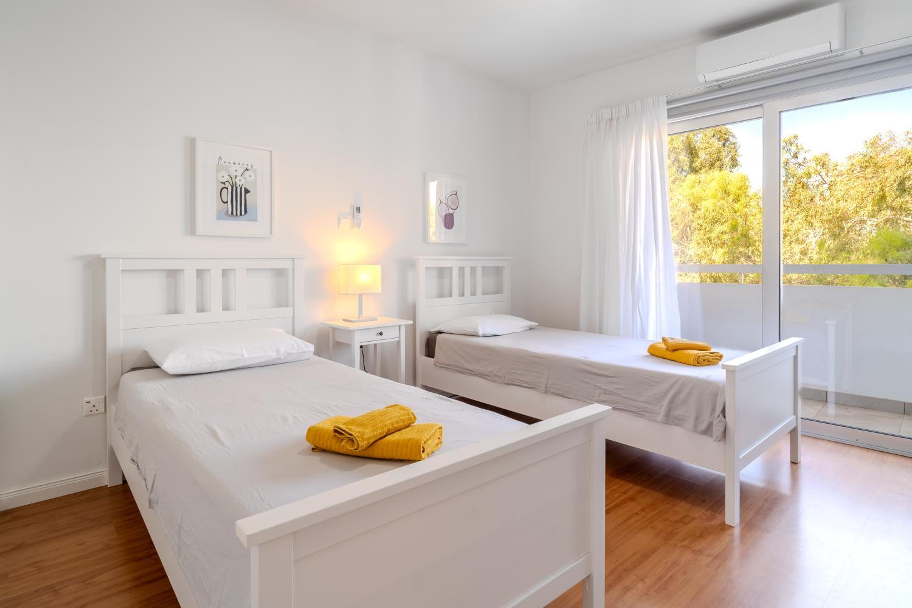 Finikoudes 3 Bedroom Seaview Flat