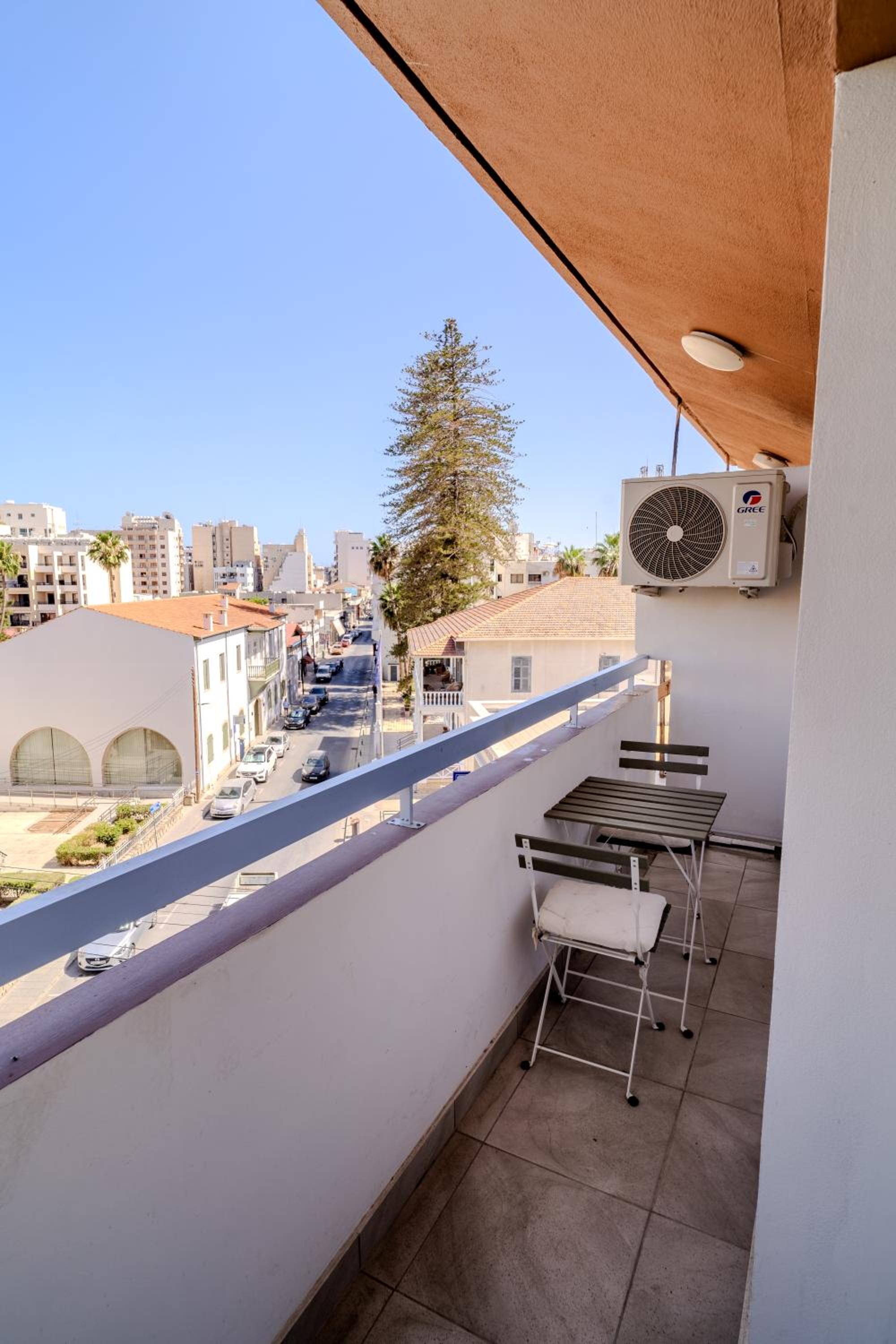 Finikoudes 3 Bedroom Seaview Flat