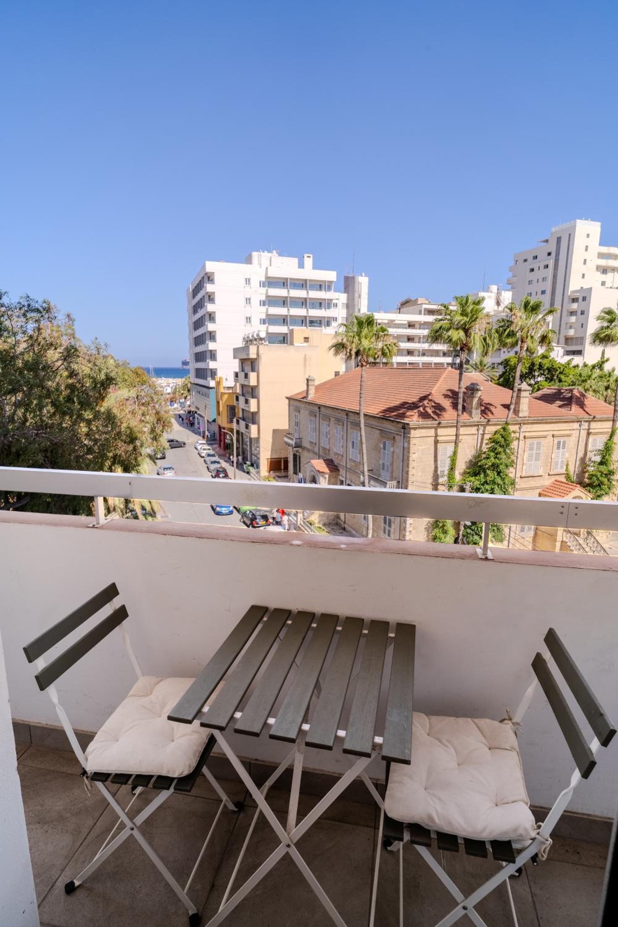 Finikoudes 3 Bedroom Seaview Flat