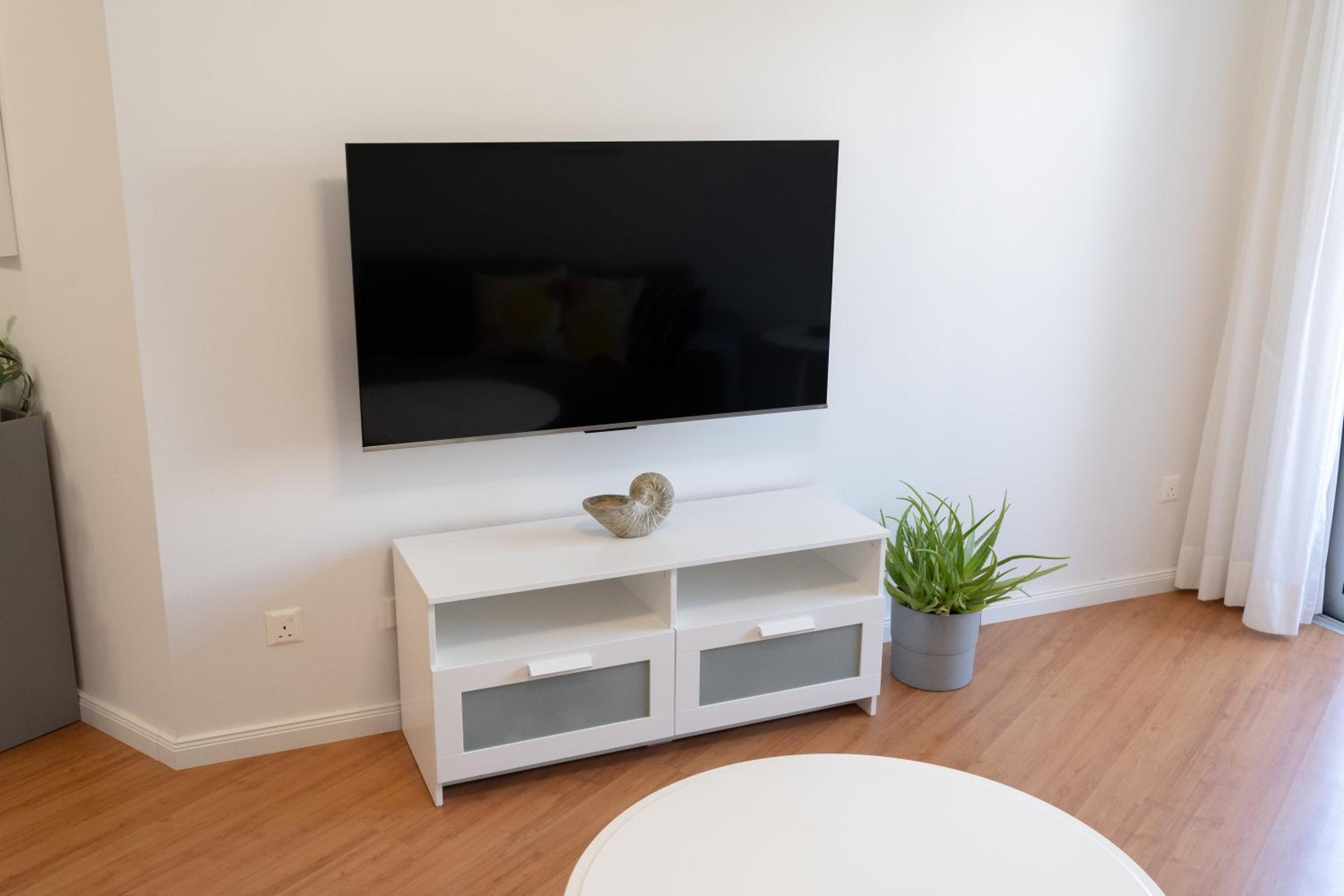 Finikoudes 3 Bedroom Seaview Flat