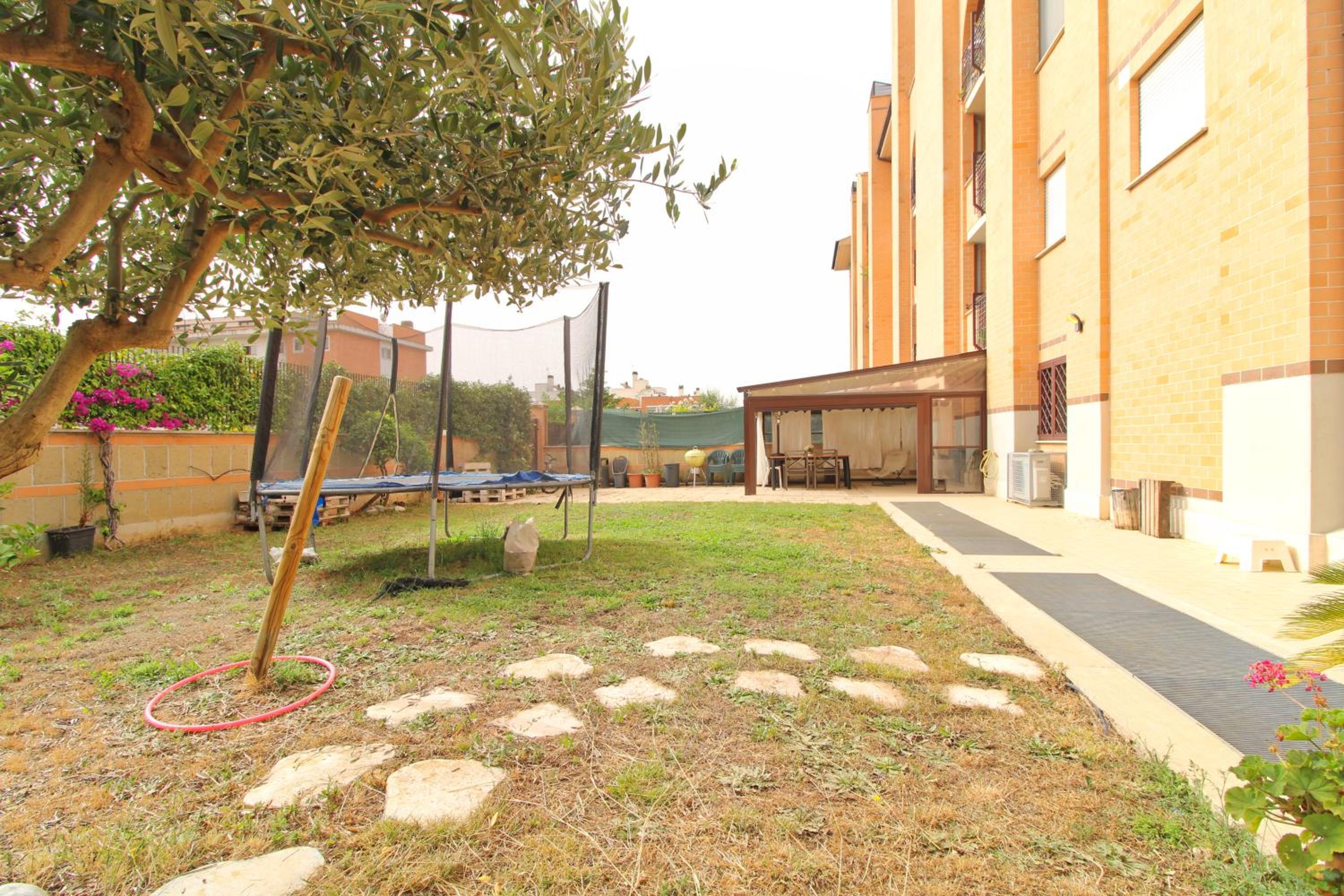 Rome garden apartment