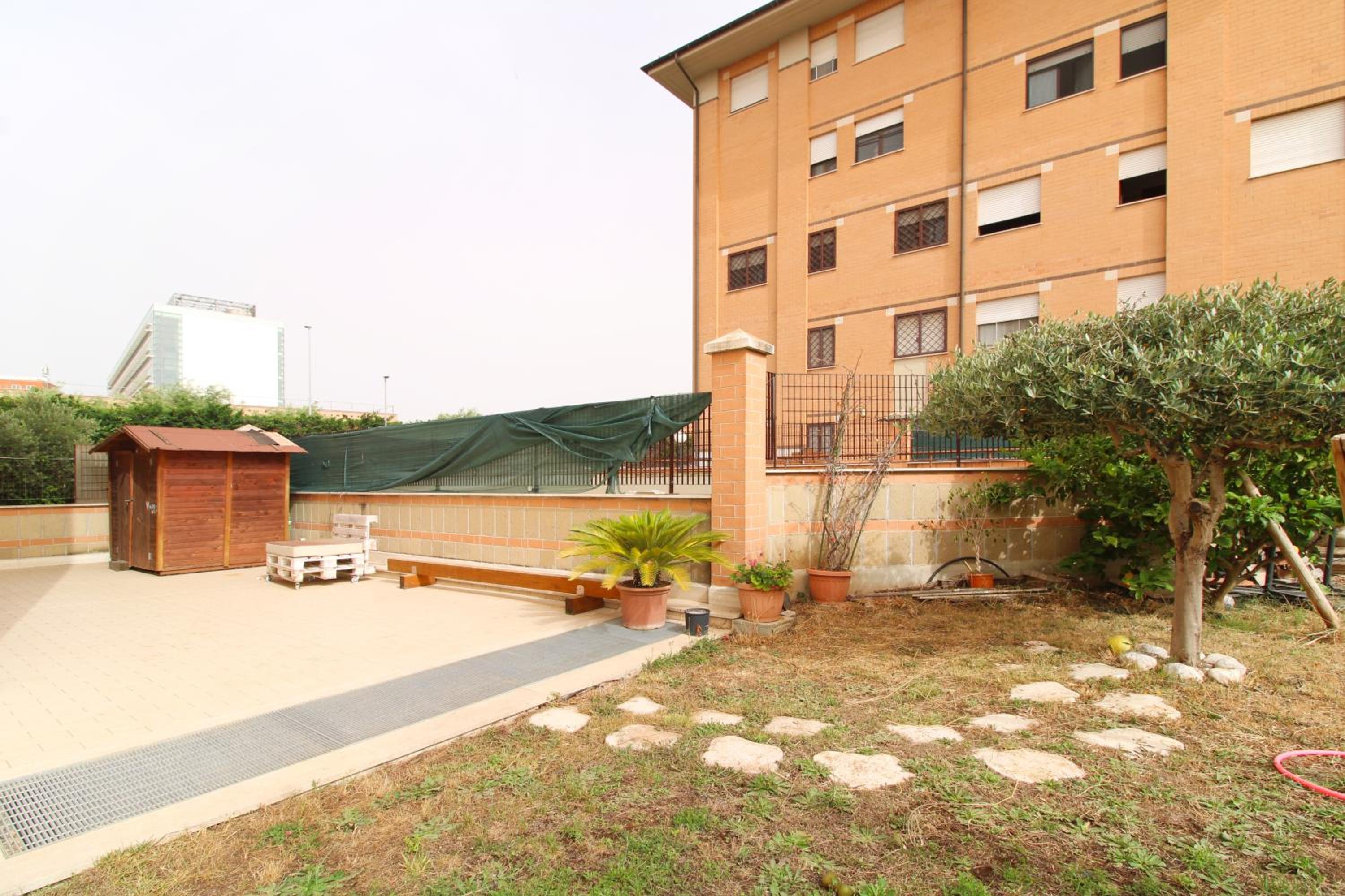 Rome garden apartment