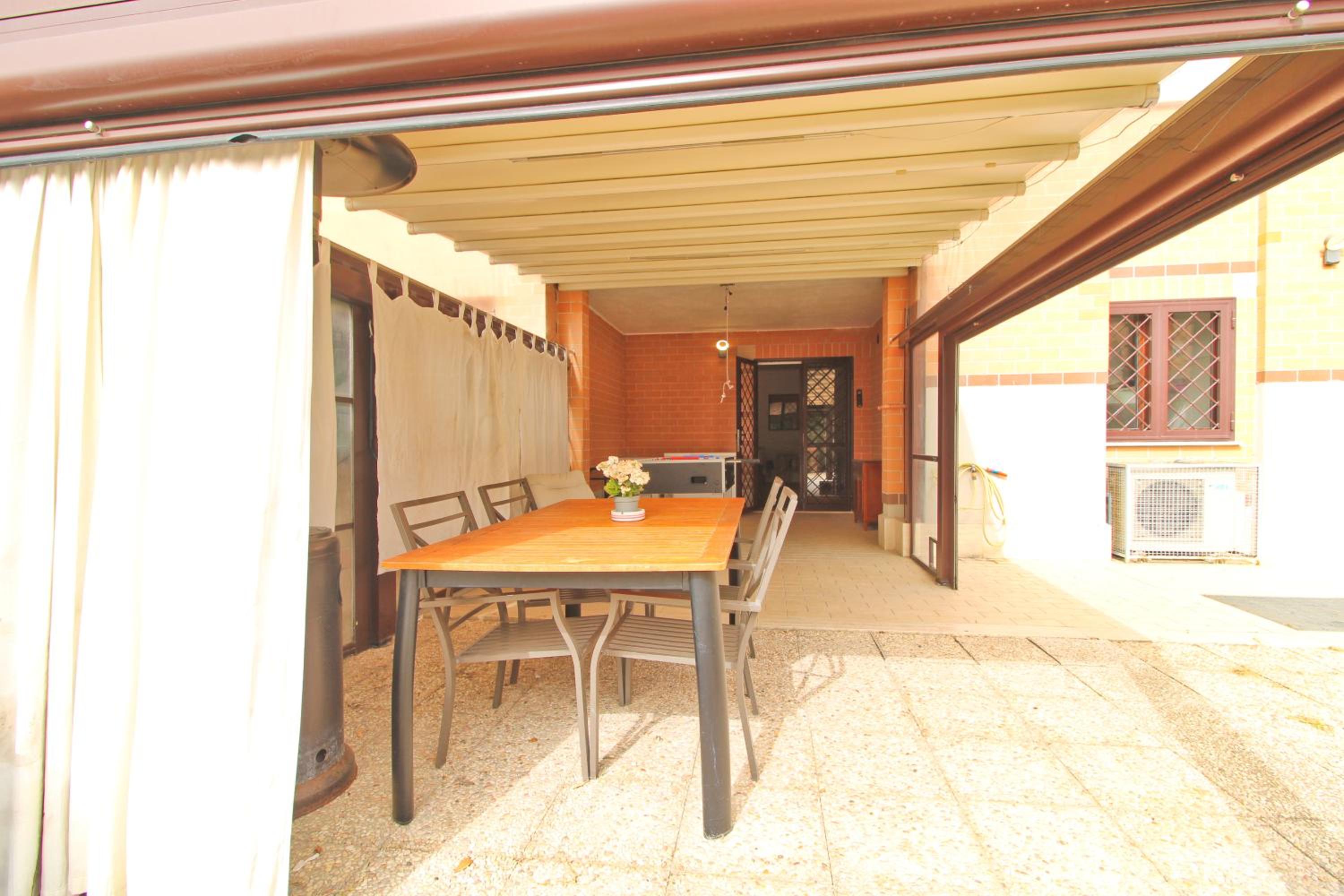 Rome garden apartment