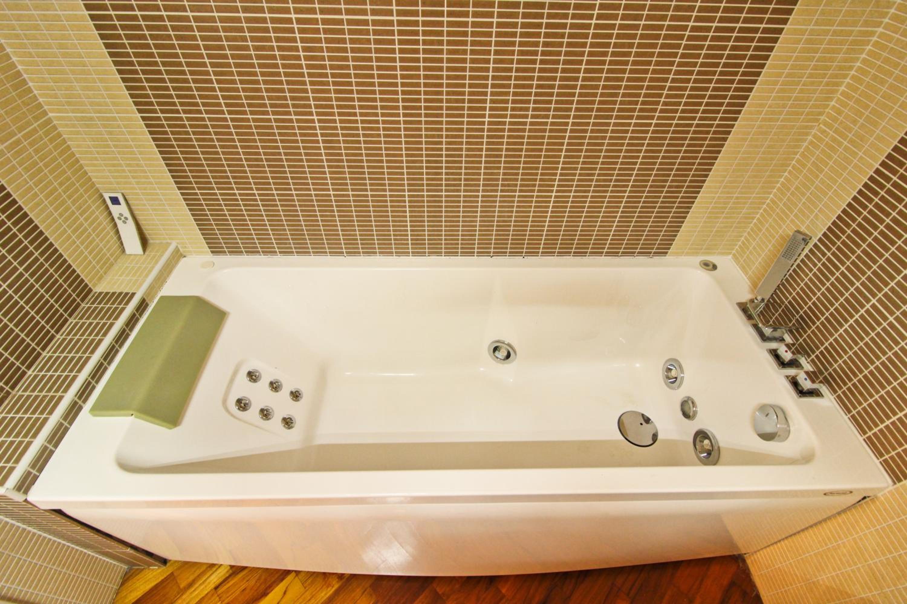 Rome garden apartment