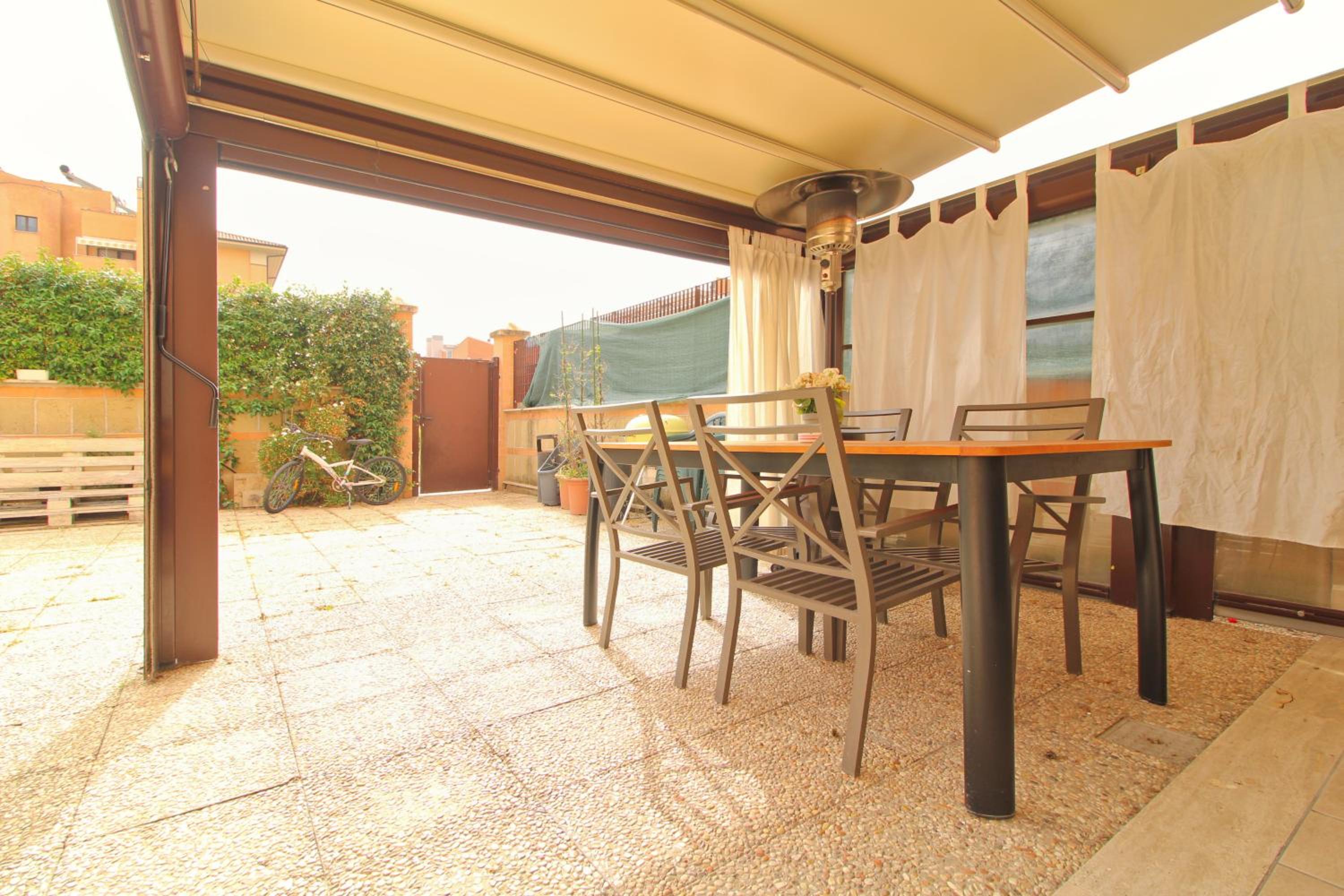 Rome garden apartment