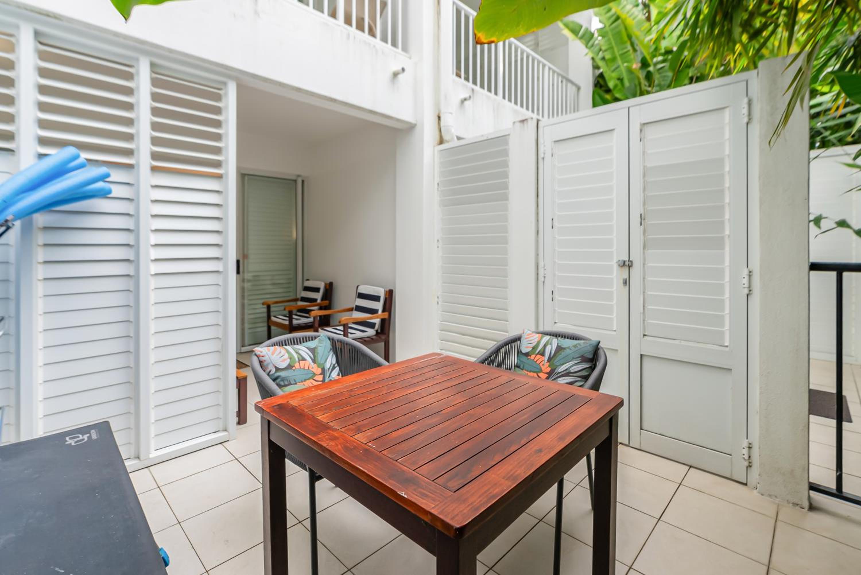 Elysium Private Accommodation at Beach Club & Spa