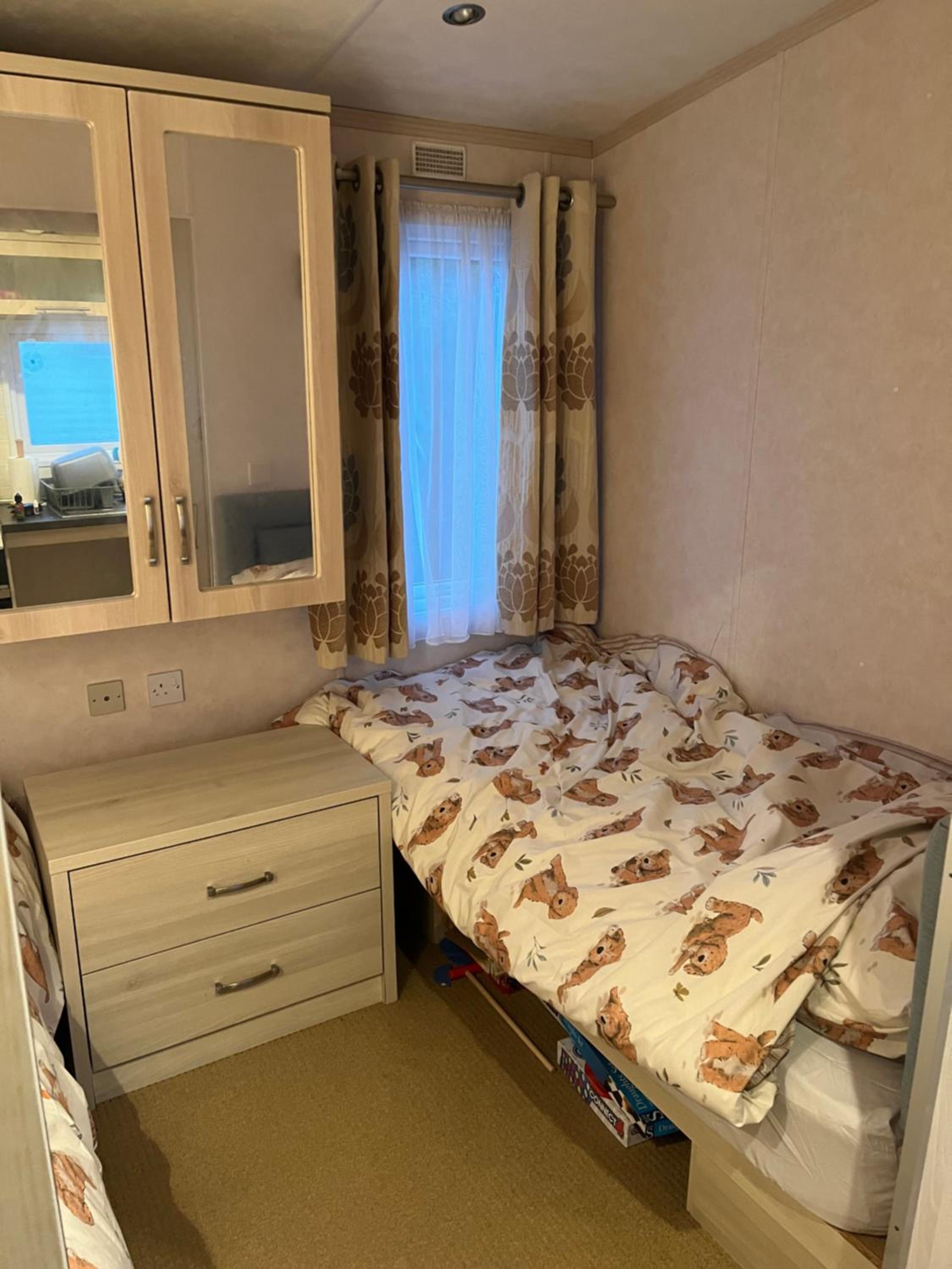Photo 18