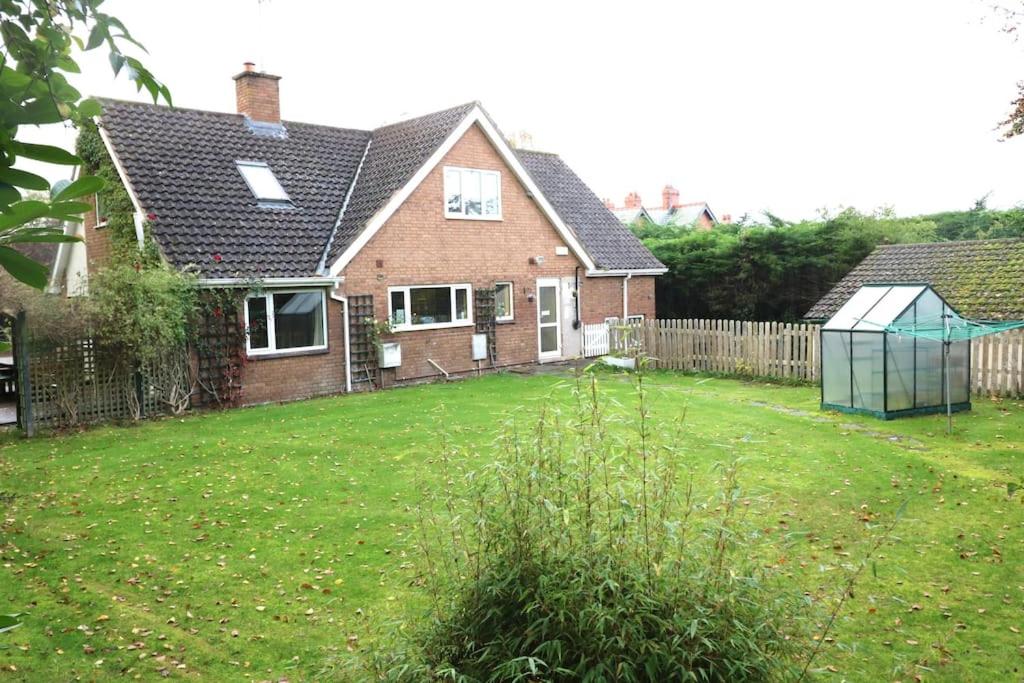 Queen's Cottage view 5
