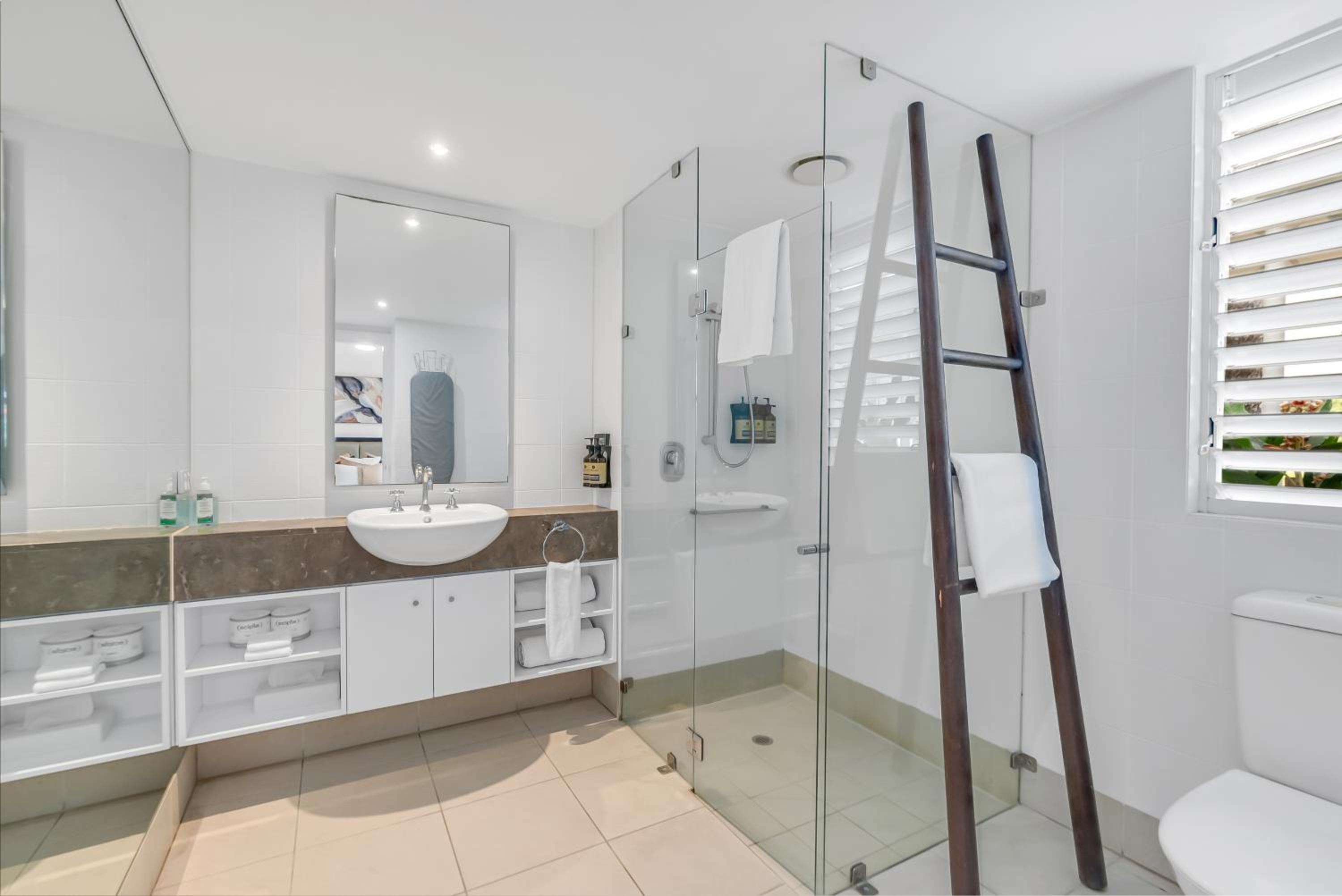 Elysium Private Accommodation at Beach Club & Spa