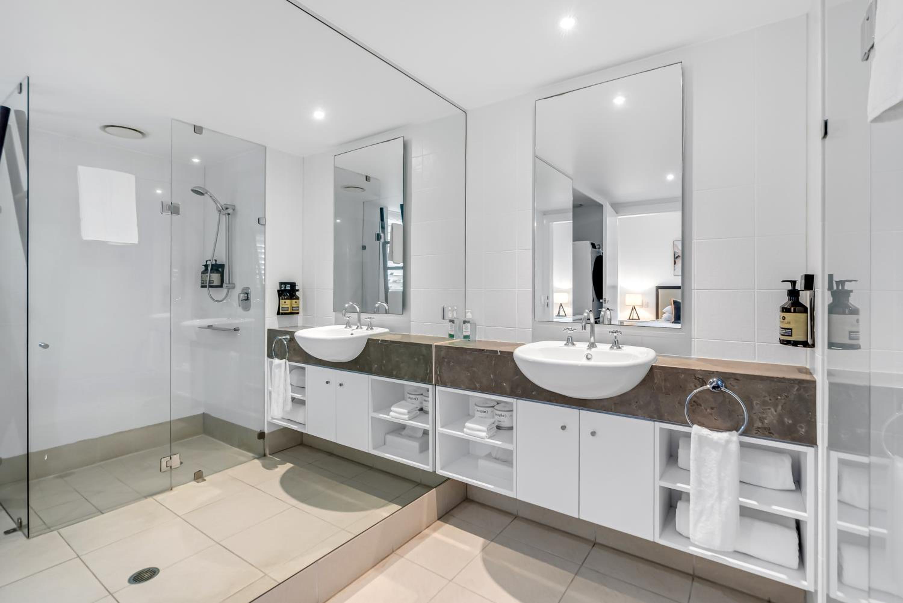 Elysium Private Accommodation at Beach Club & Spa