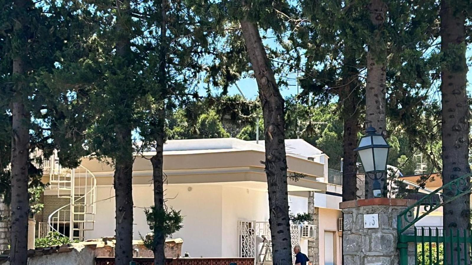 Sicily Wonders, villa by the beach for 12 guests