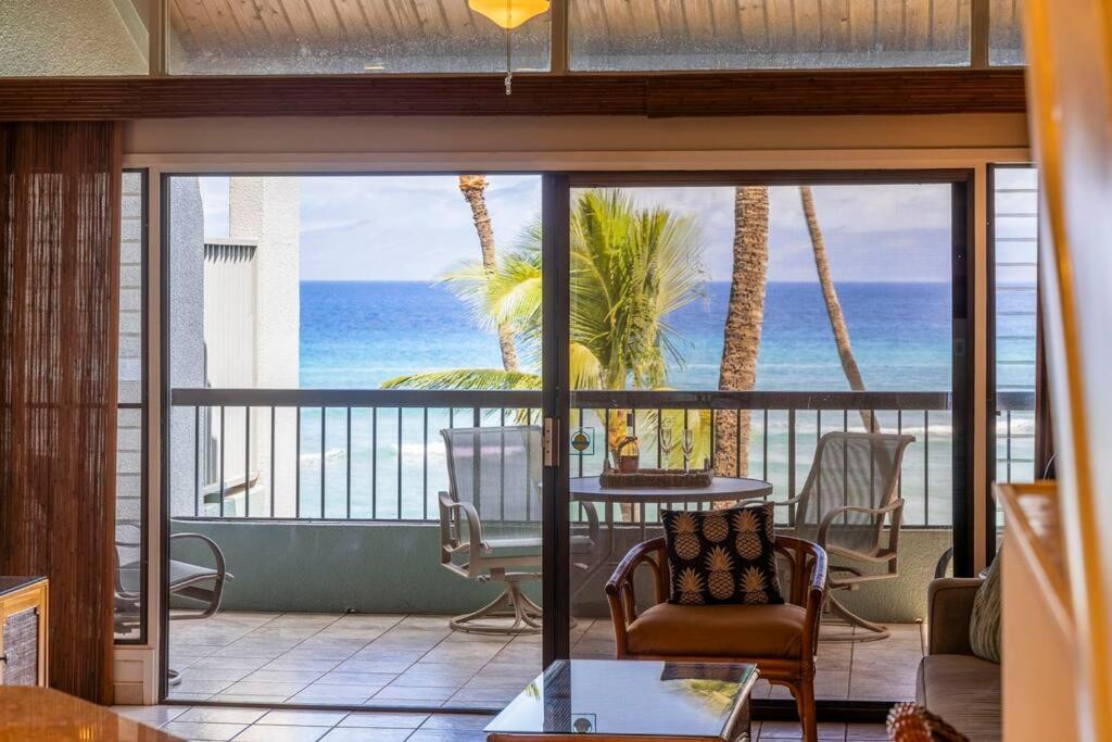 Hale Mahina B403- Beautiful 2 bedroom oceanfront condo, private beach, farmers market, and more - Image 1