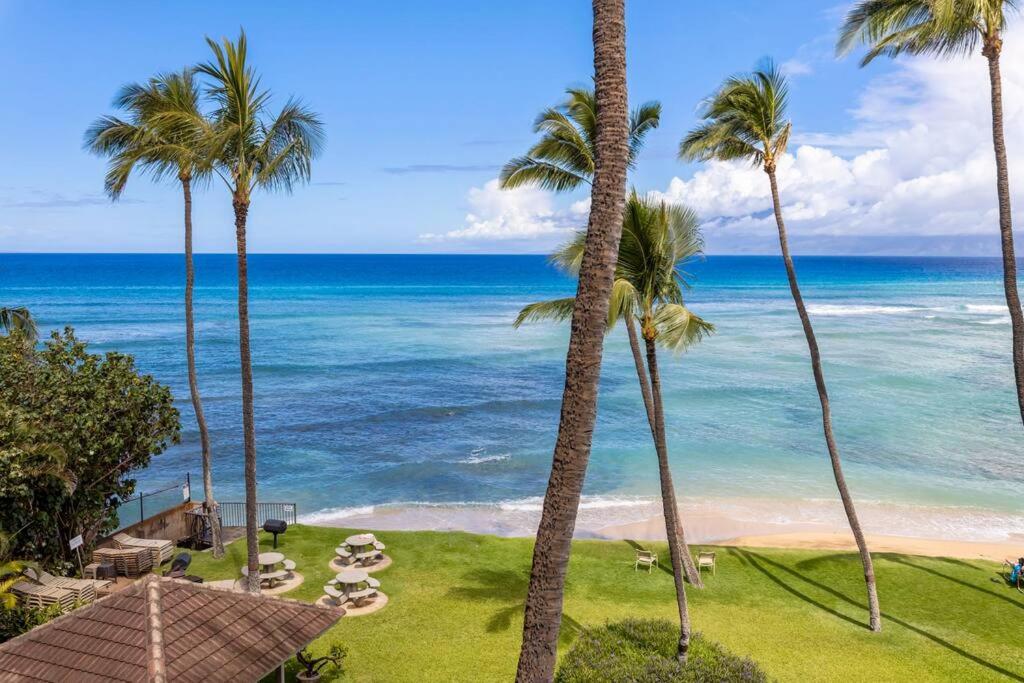 Hale Mahina B403- Beautiful 2 bedroom oceanfront condo, private beach, farmers market, and more - Image 5