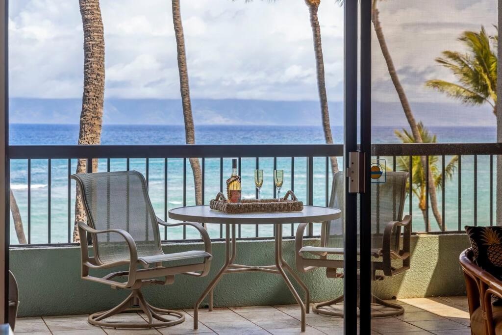 Hale Mahina B403- Beautiful 2 bedroom oceanfront condo, private beach, farmers market, and more - Image 4