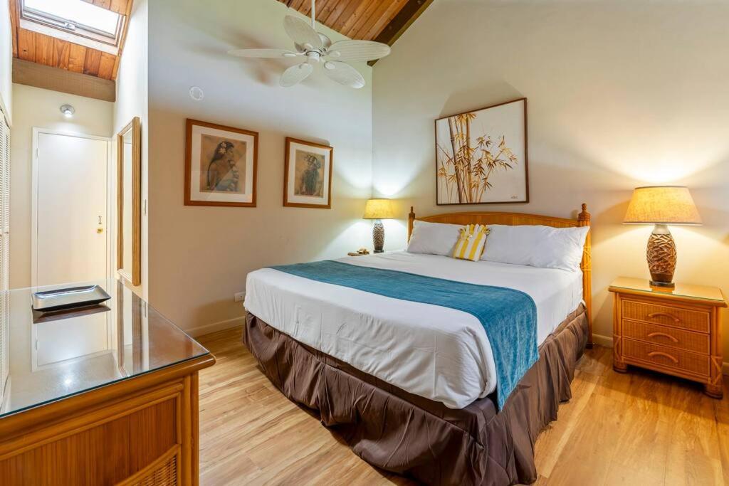 Hale Mahina B403- Beautiful 2 bedroom oceanfront condo, private beach, farmers market, and more - Image 3