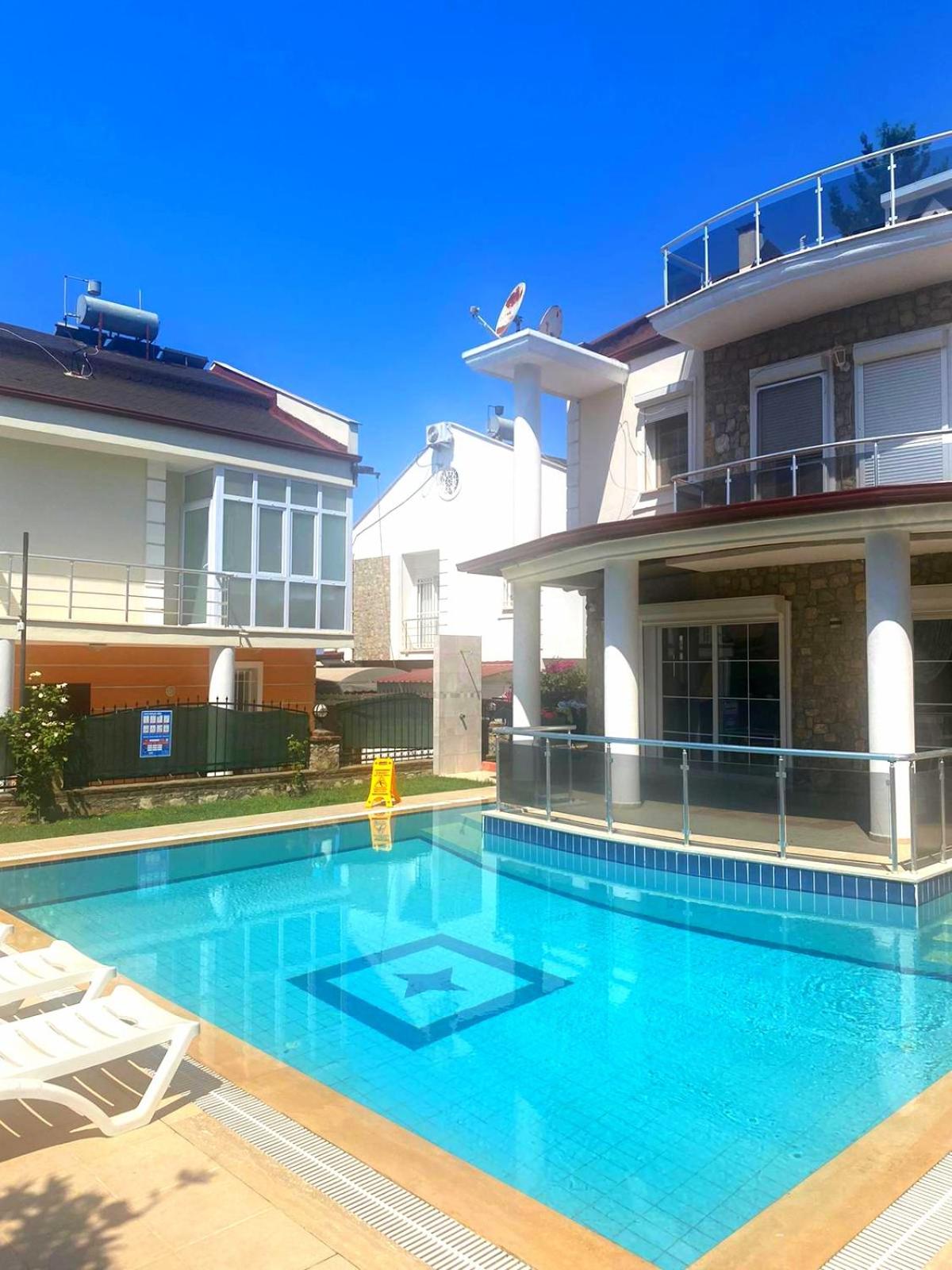 Villa Cloud view 4