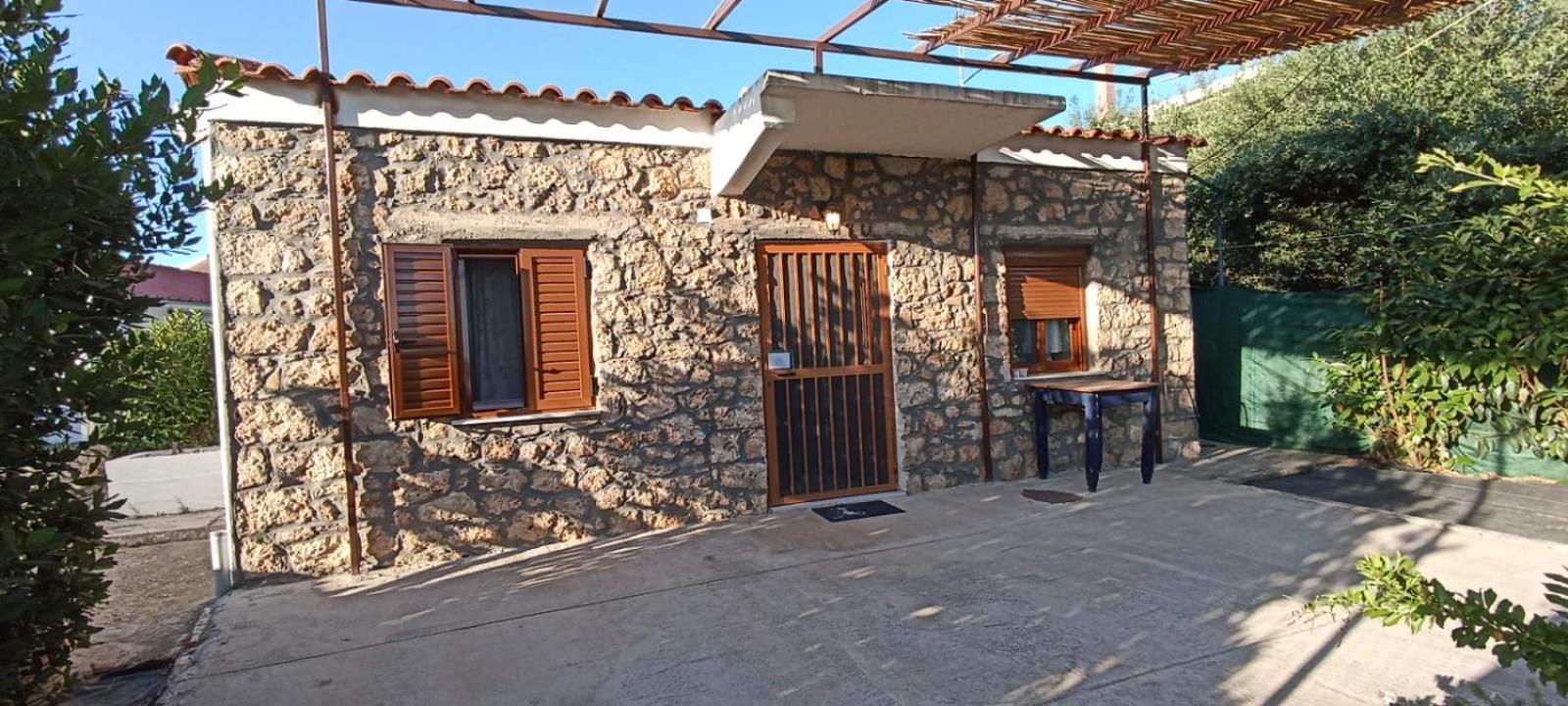 Politimis house