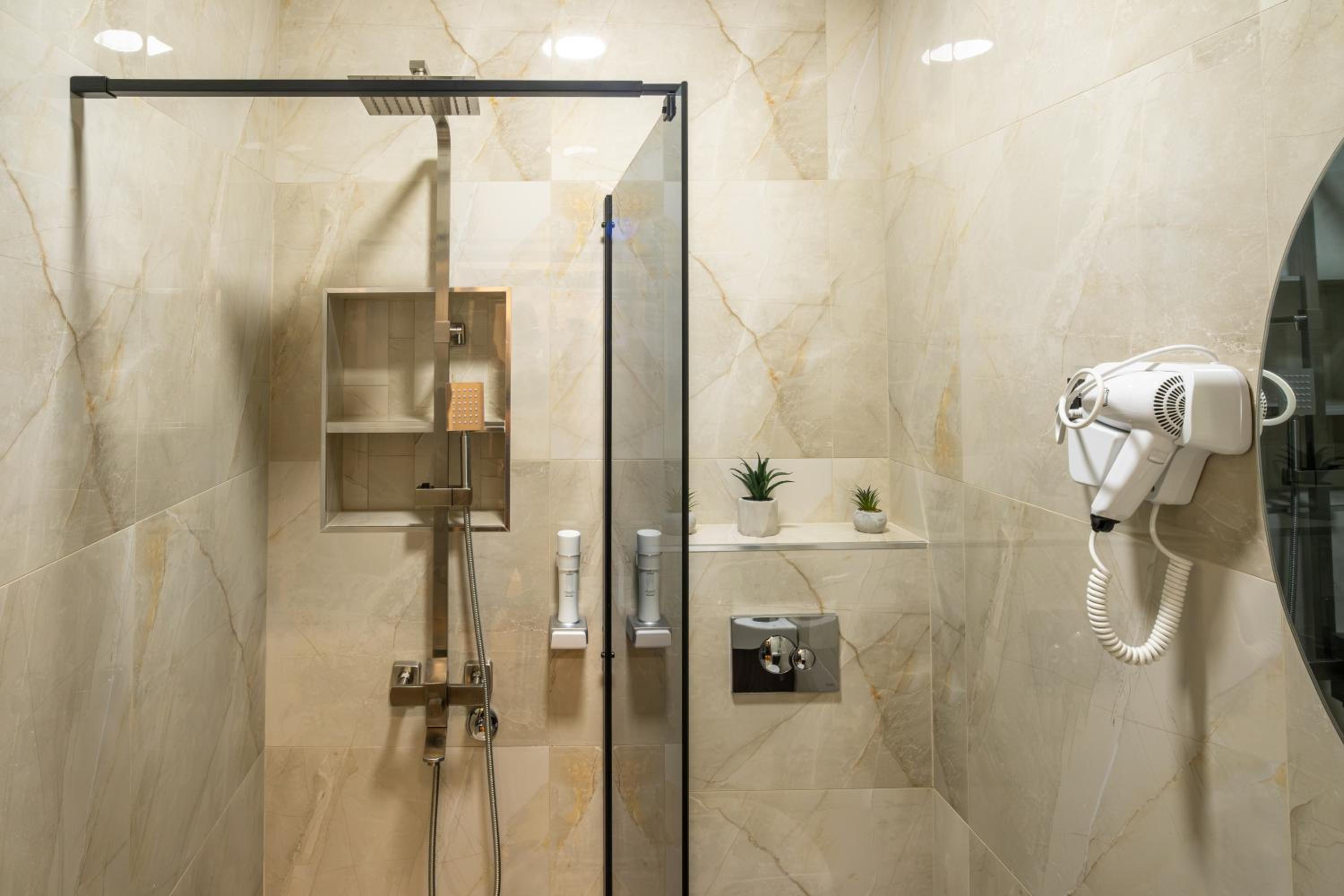 Trpeza Luxury Apartments, free parking