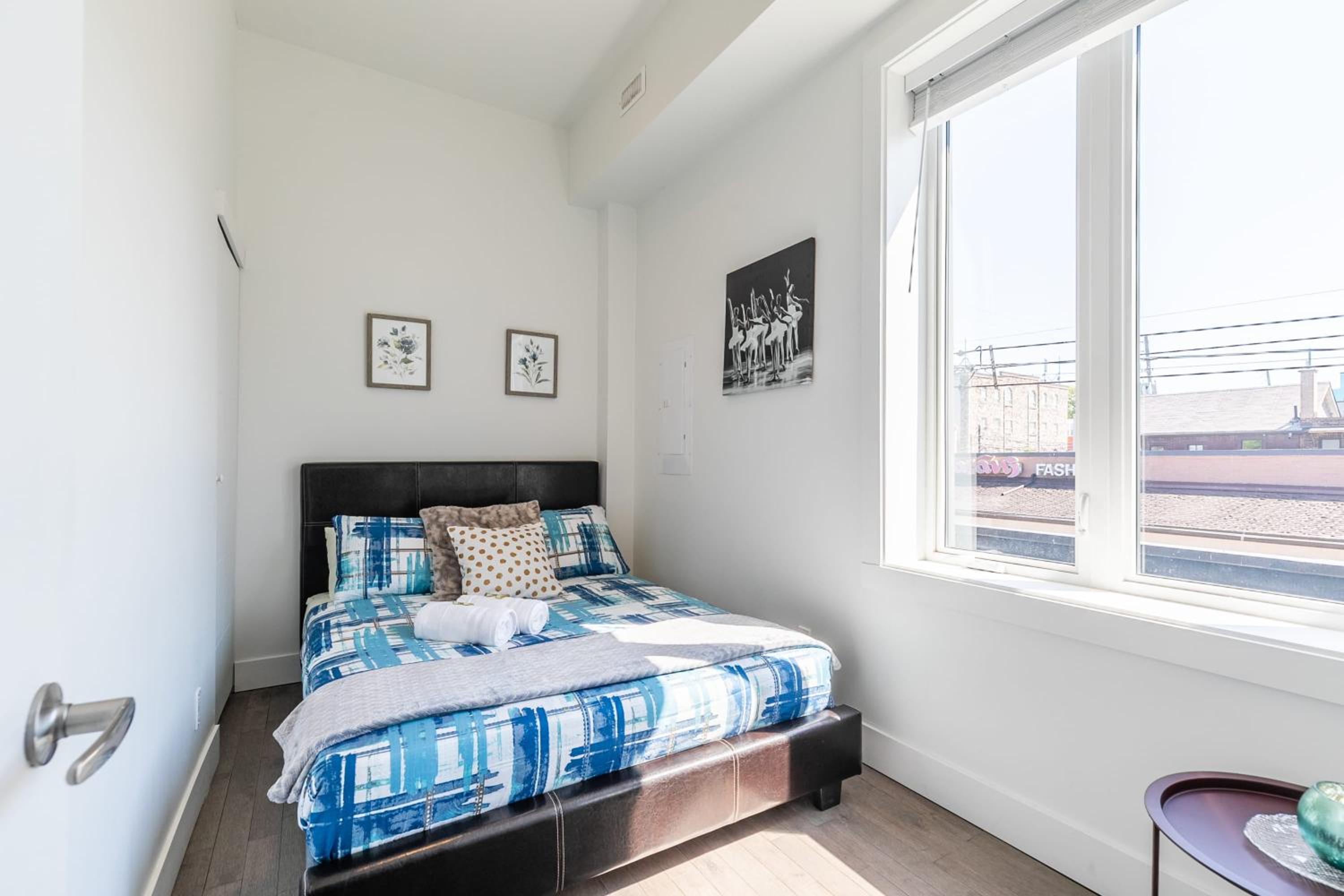 Spacious 2BR Unit in Great neighborhood