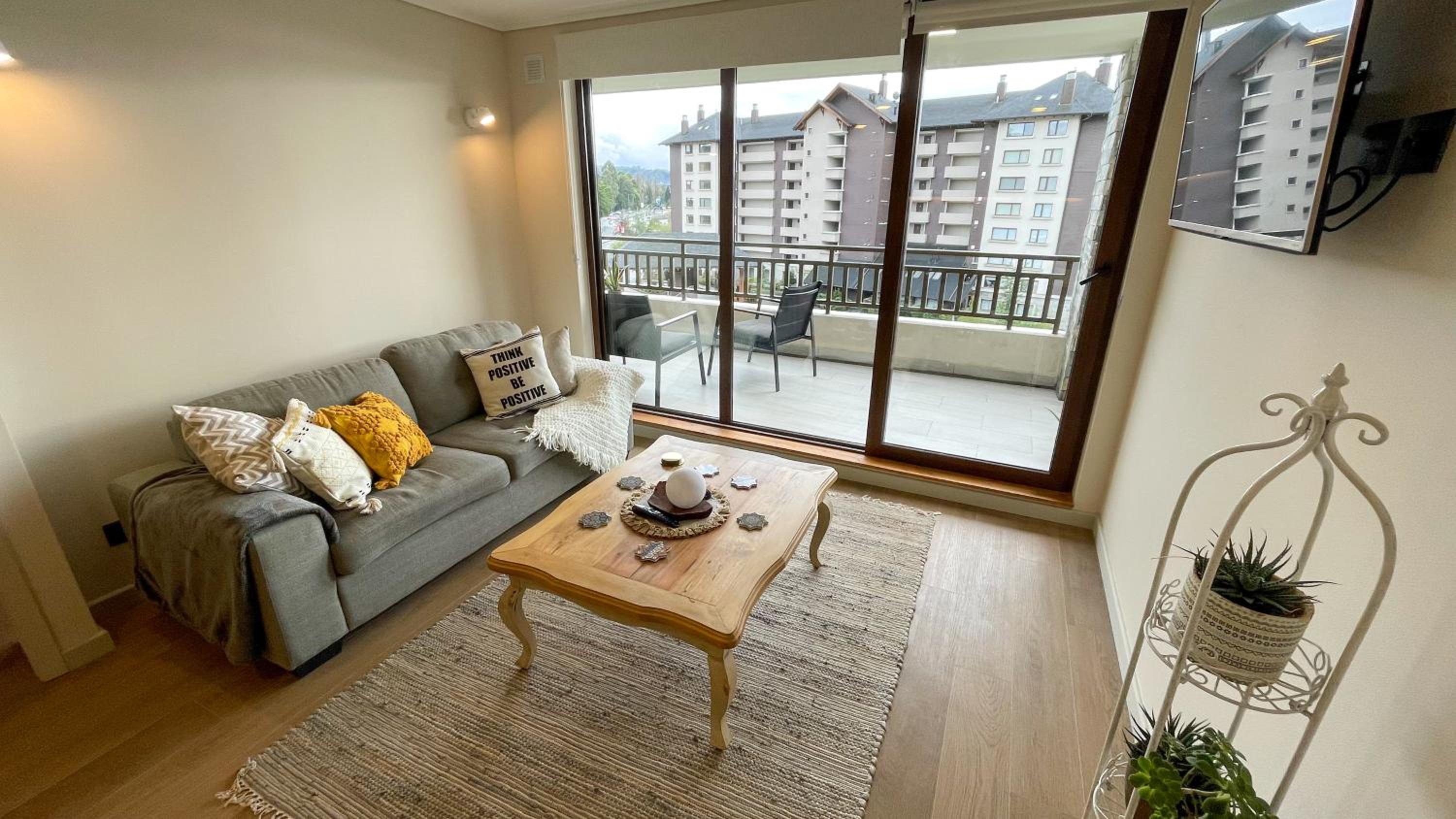 Departamento moderno con vista al lago Villarrica y piscina