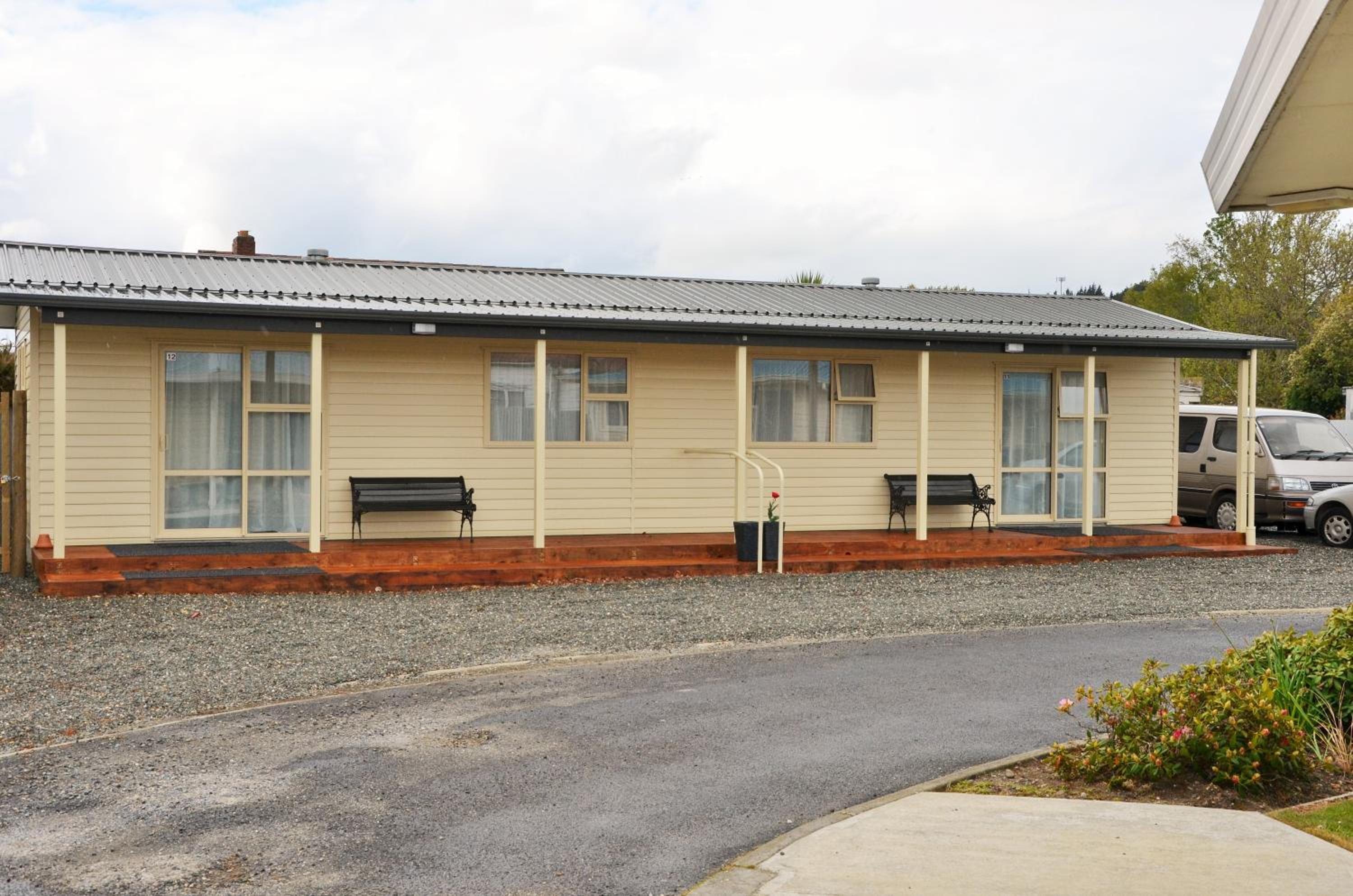 Esplanade Motels