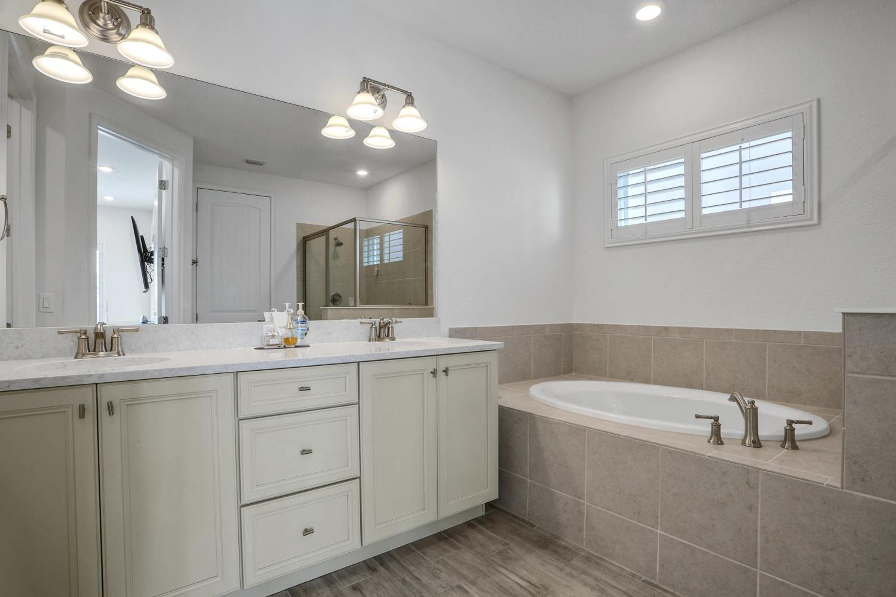 Margaritaville Heated Pool &Spa, 3 mile to Disney