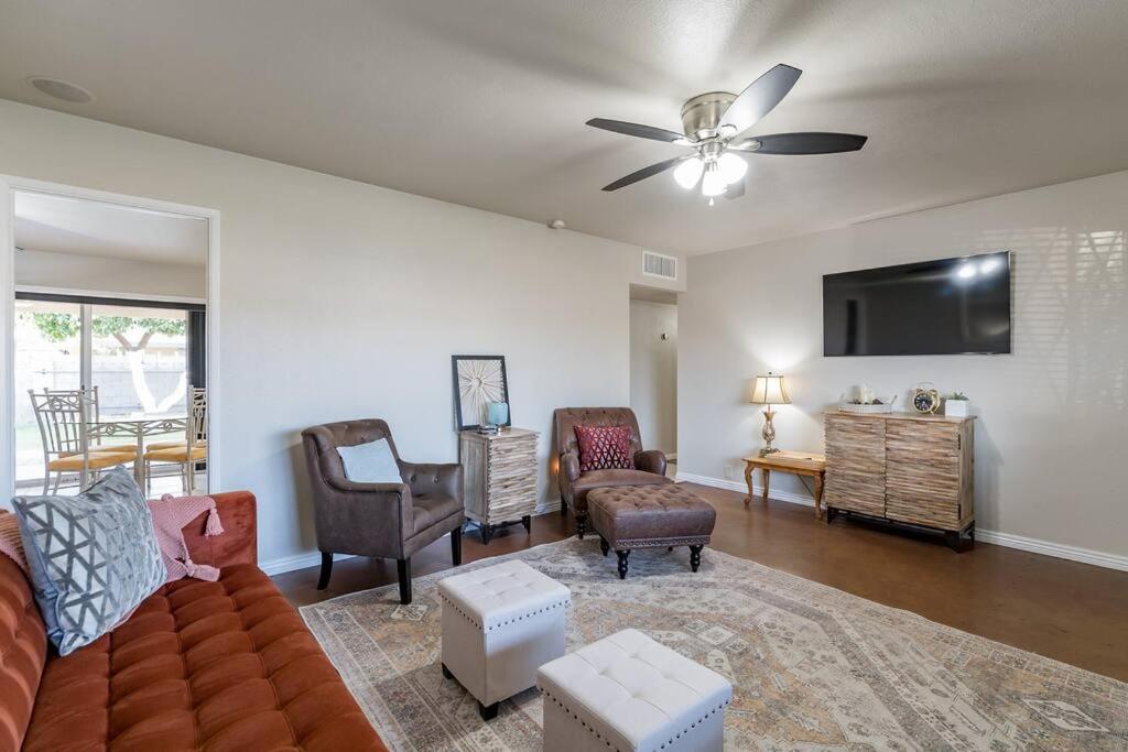 Phoenix Vacations - The Roadrunner4 Bd w Hot Tub Mountain Views - Property Image 20