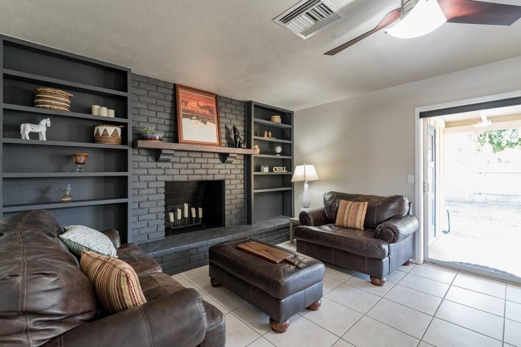 Phoenix Vacations - The Roadrunner4 Bd w Hot Tub Mountain Views - Property Image 16