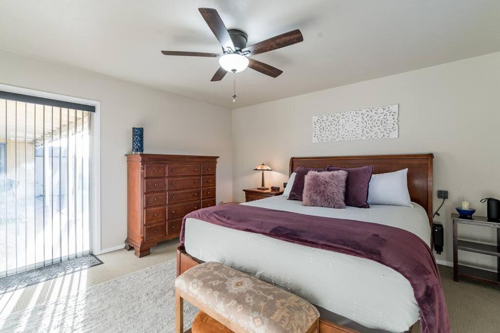 Phoenix Vacations - The Roadrunner4 Bd w Hot Tub Mountain Views - Property Image 15