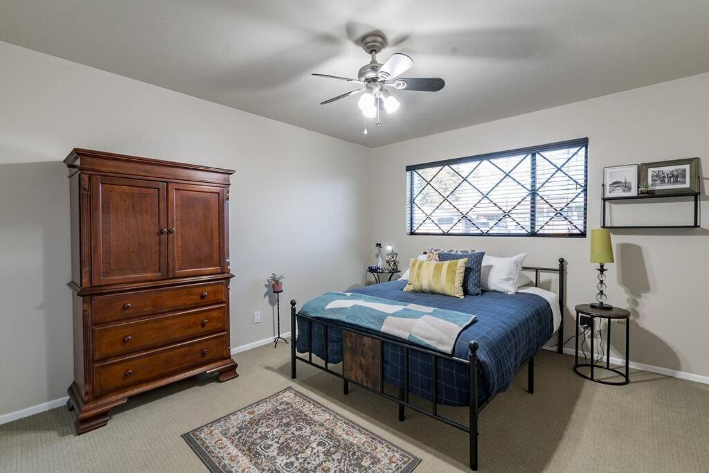 Phoenix Vacations - The Roadrunner4 Bd w Hot Tub Mountain Views - Property Image 13
