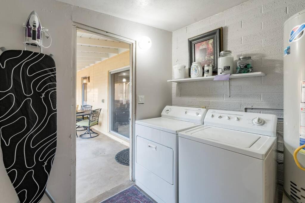 Phoenix Vacations - The Roadrunner4 Bd w Hot Tub Mountain Views - Property Image 9