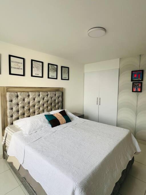 Stylish & Renovated Condo in El Laguito, Cartagena
