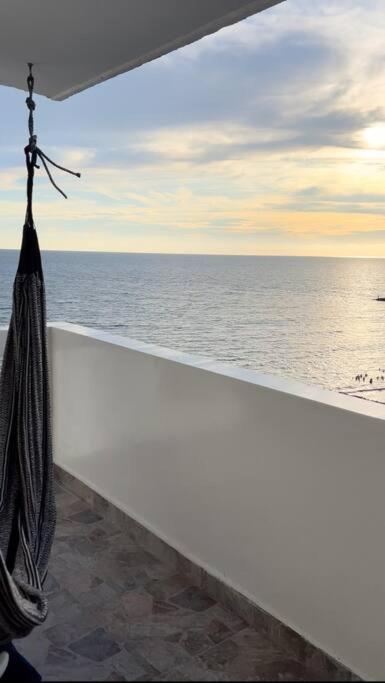 Stylish & Renovated Condo in El Laguito, Cartagena